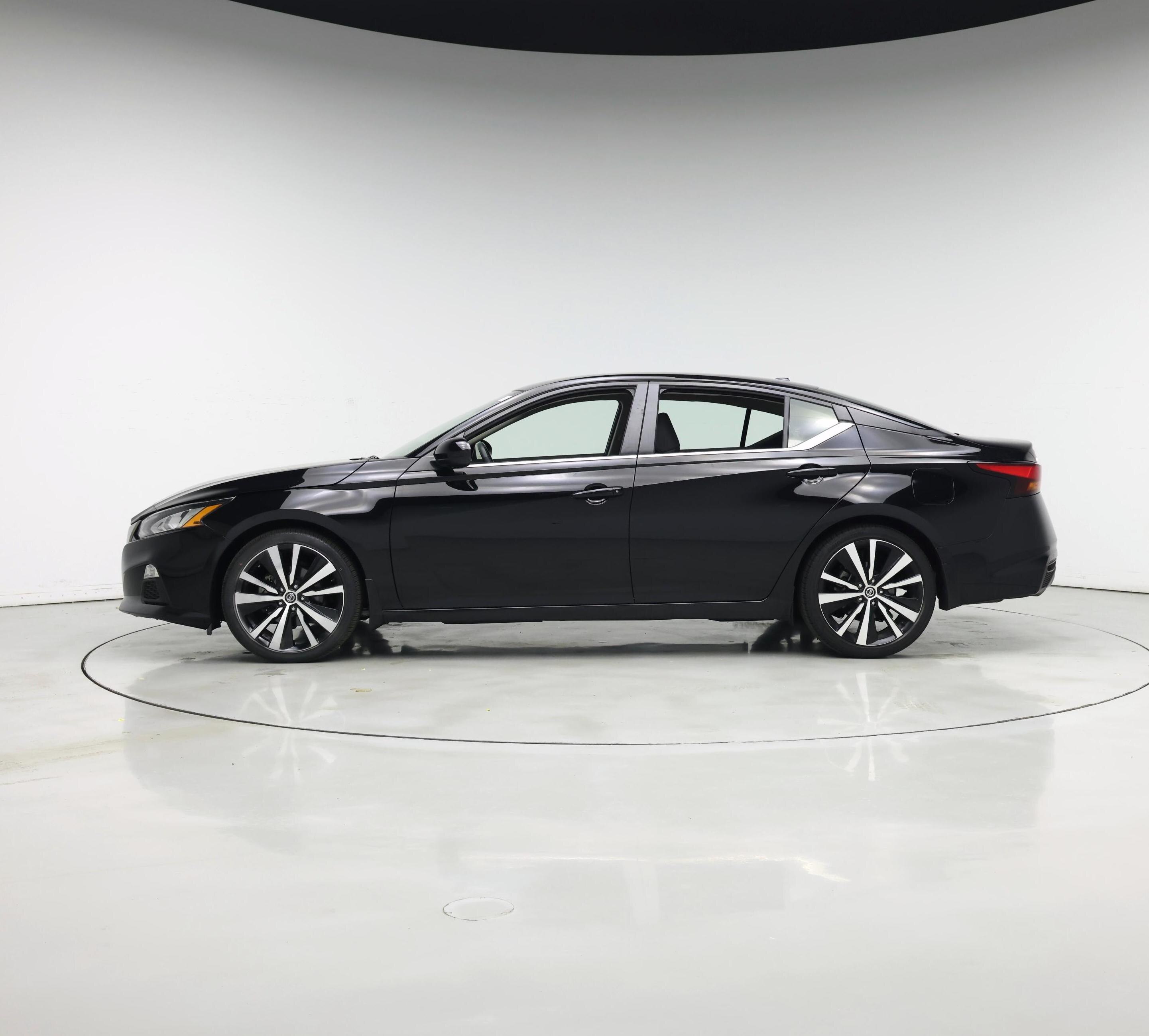 Thumbnail: 2022 Nissan Altima - 3