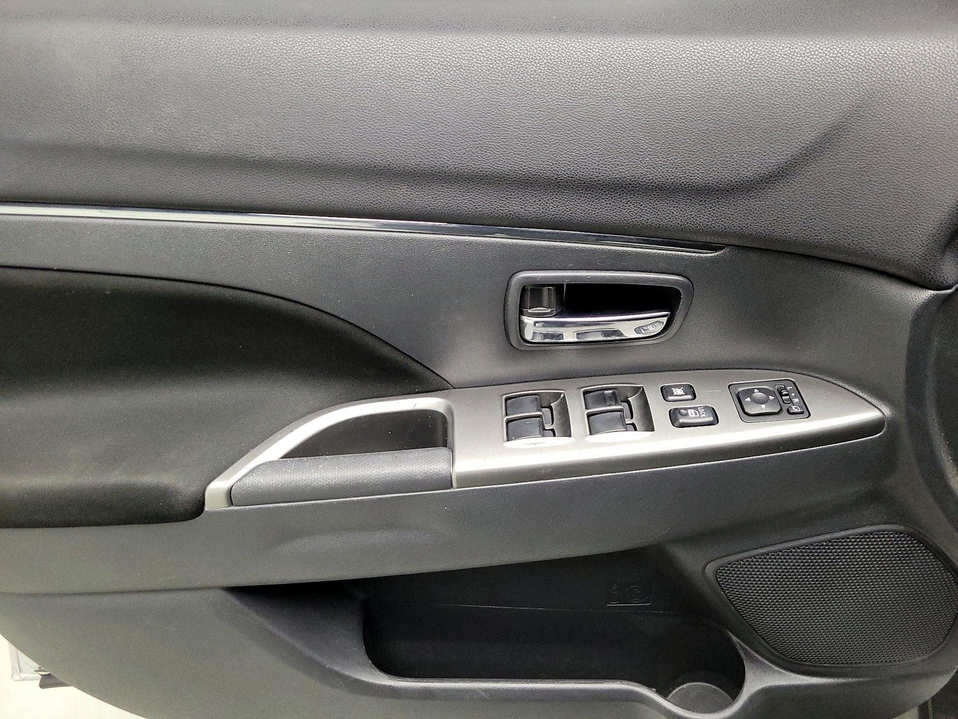 Thumbnail: 2021 Mitsubishi Outlander Sport - 12