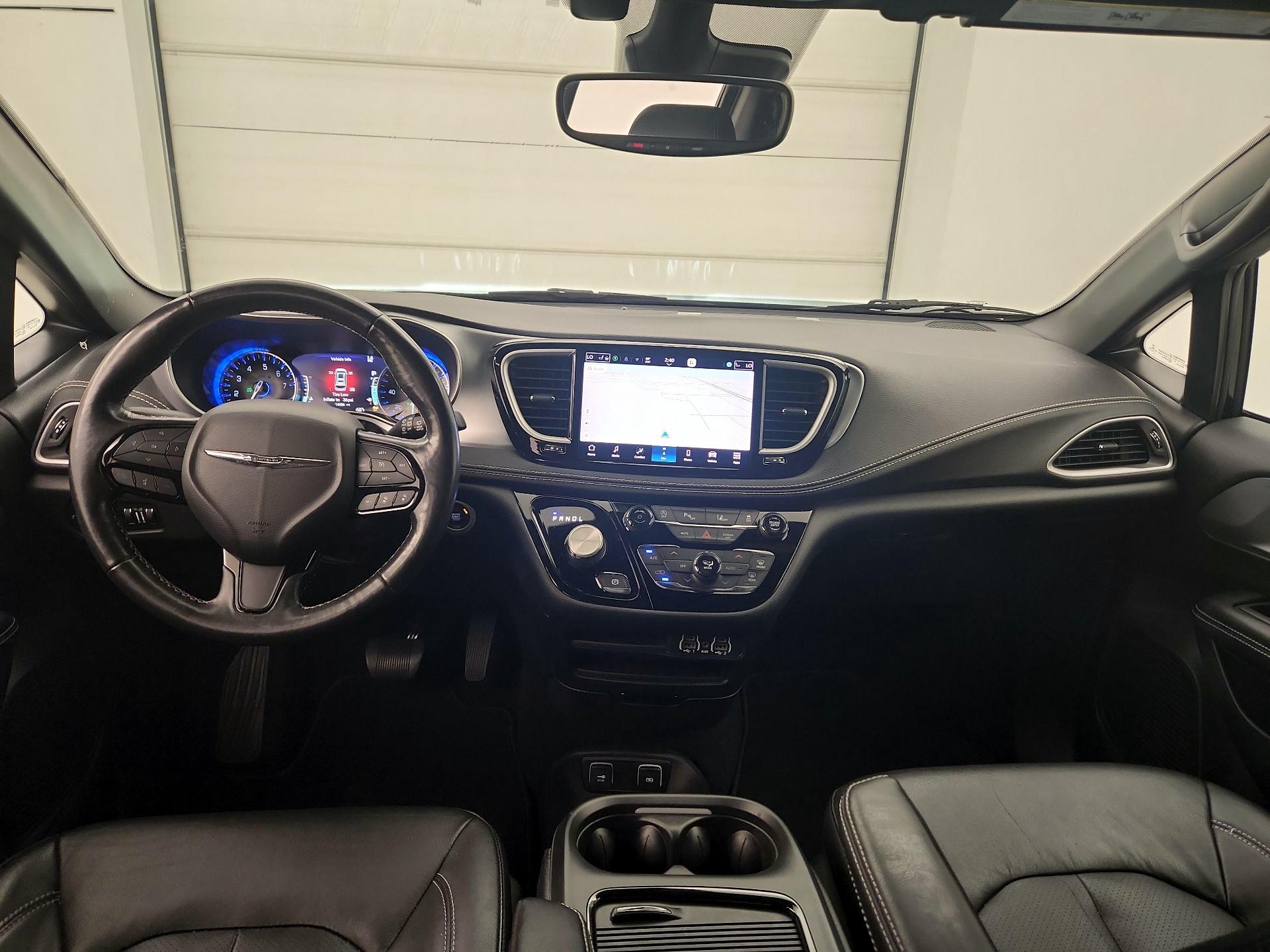 Thumbnail: 2021 Chrysler Pacifica - 9