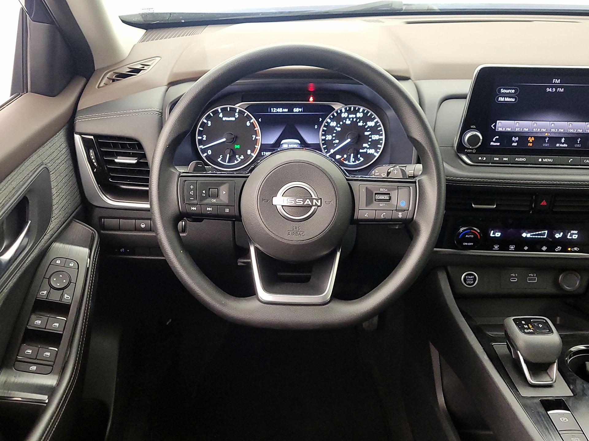 Thumbnail: 2022 Nissan Rogue - 10