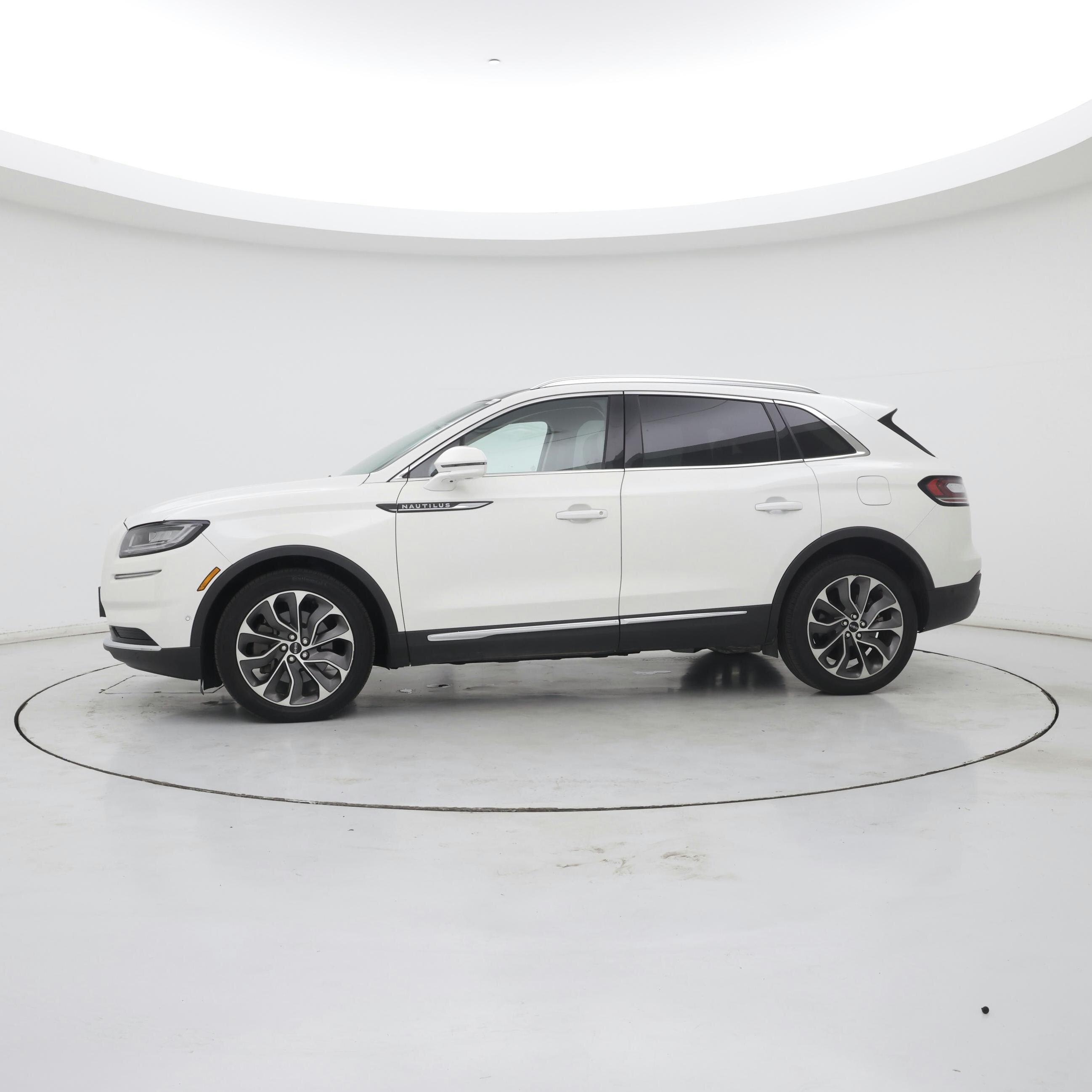 Thumbnail: 2022 Lincoln Nautilus - 3