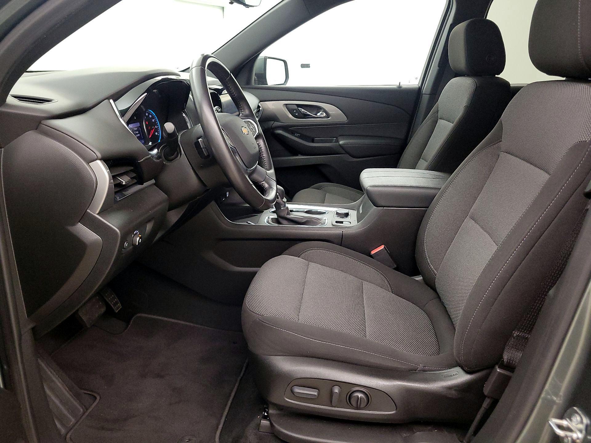 Thumbnail: 2022 Chevrolet Traverse - 11