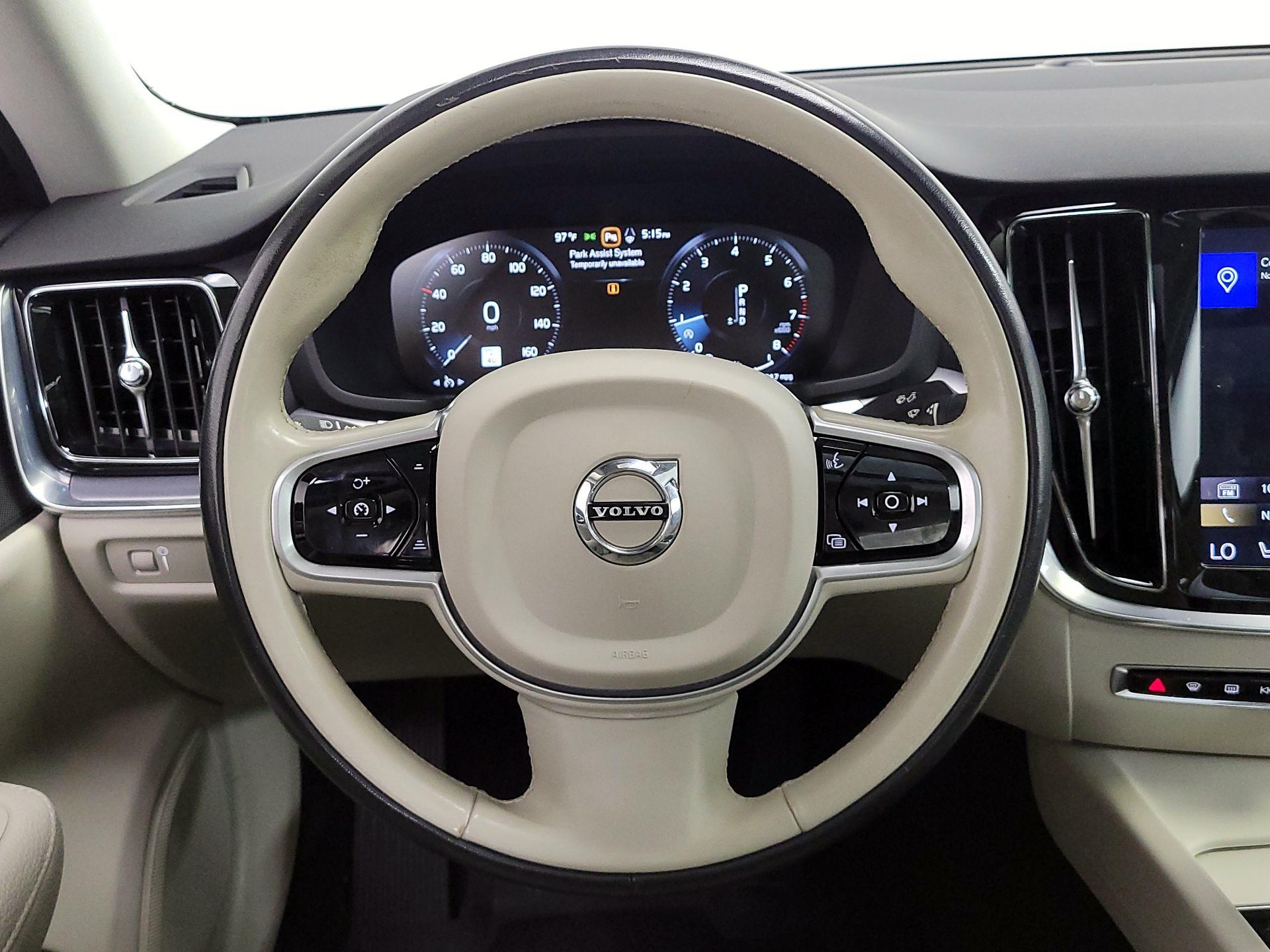 Thumbnail: 2020 Volvo S60 - 10