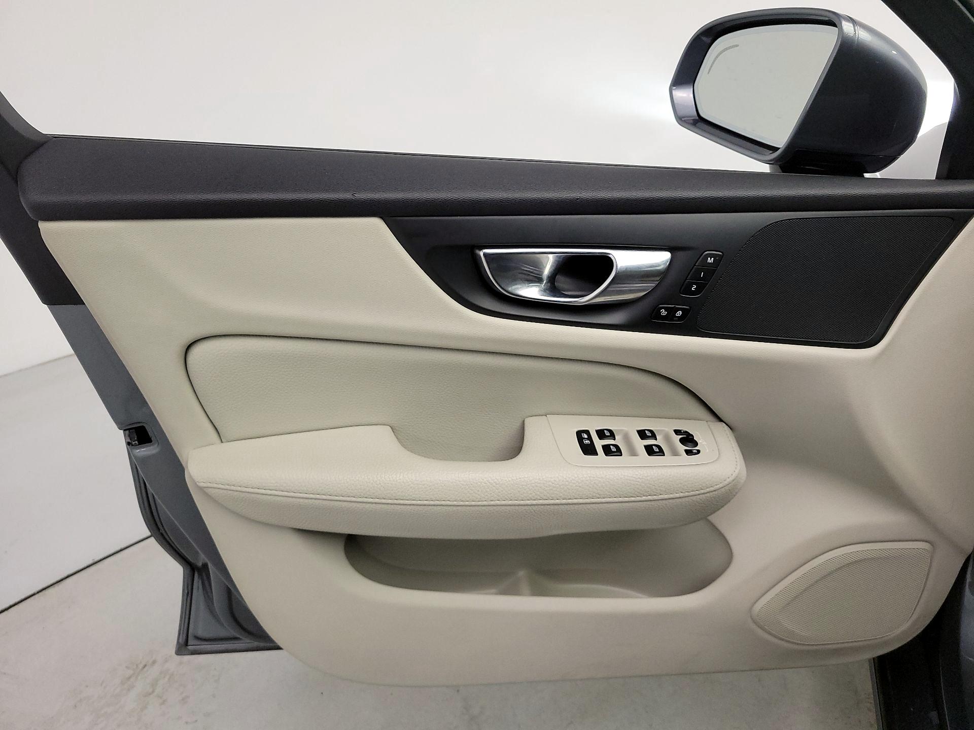 Thumbnail: 2020 Volvo S60 - 12