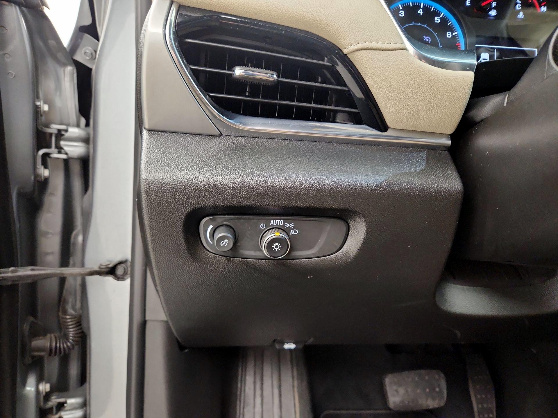 Thumbnail: 2023 Chevrolet Traverse - 11
