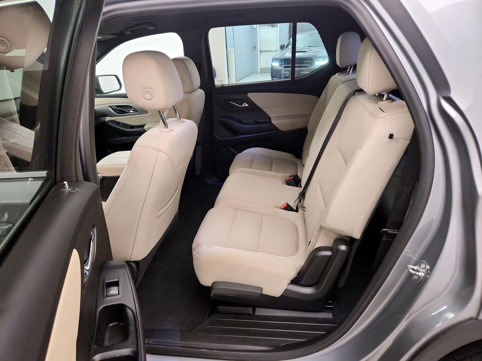 Thumbnail: 2023 Chevrolet Traverse - 18