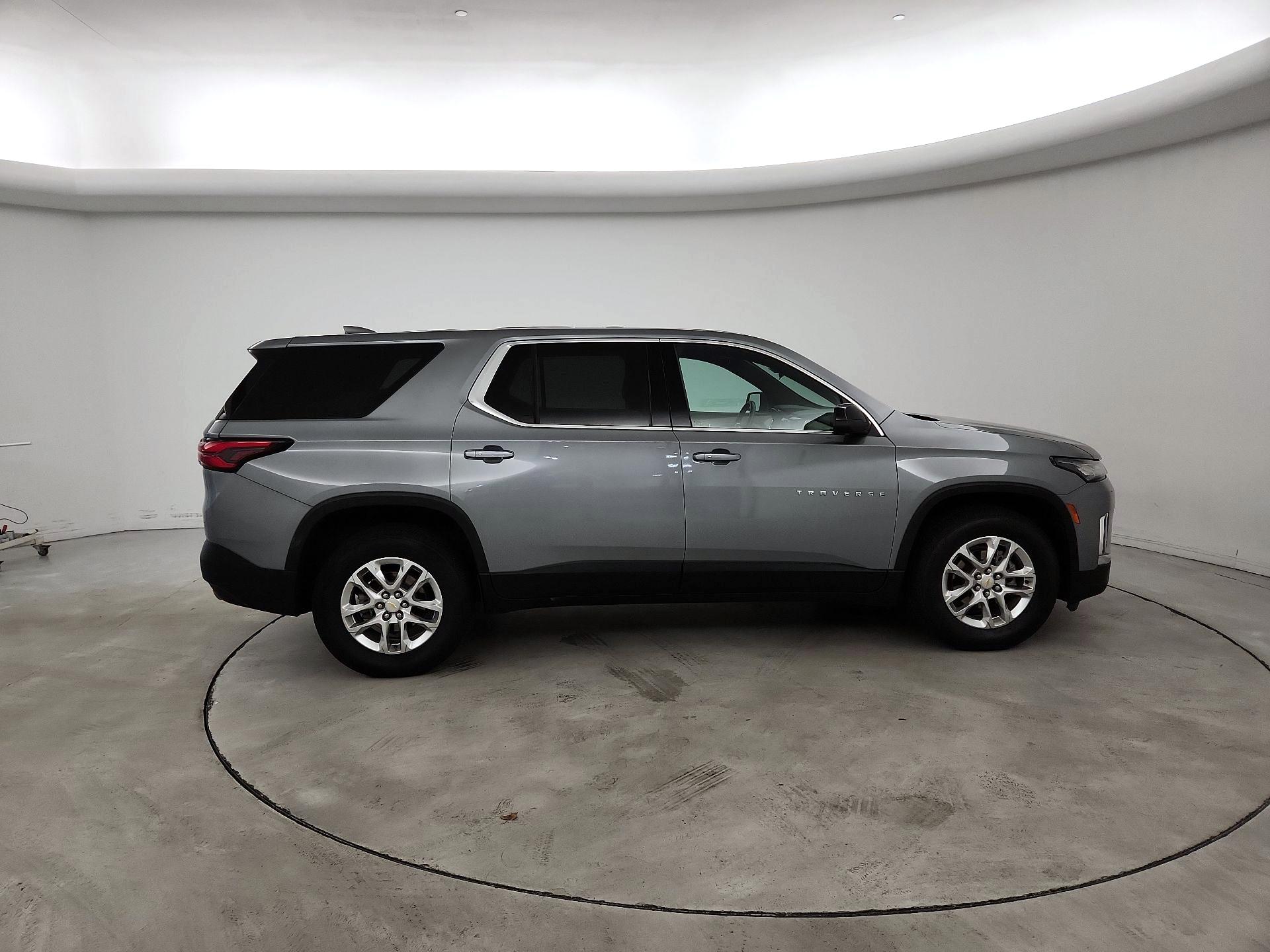 Thumbnail: 2023 Chevrolet Traverse - 4