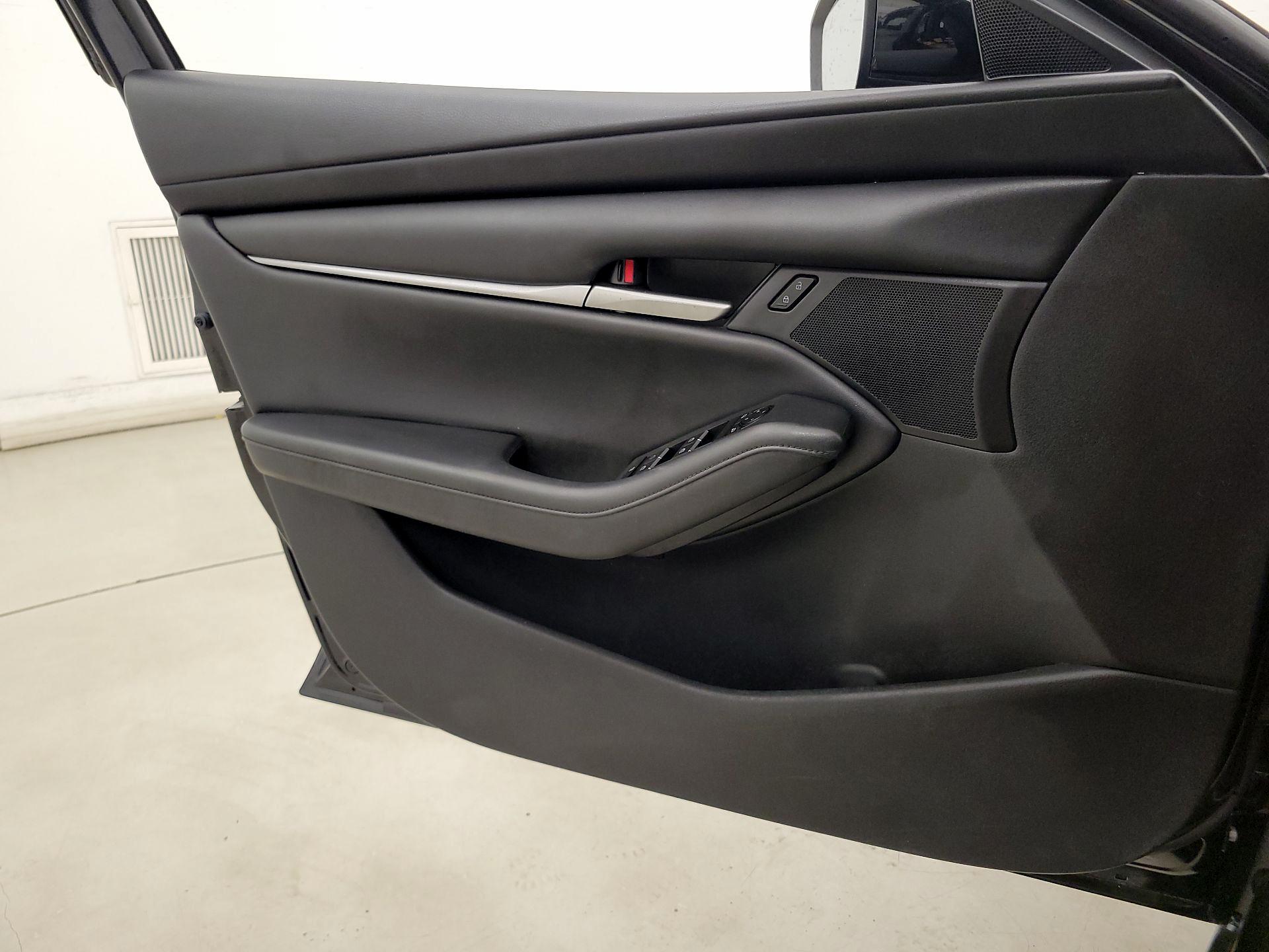 Thumbnail: 2021 Mazda Mazda3 - 12