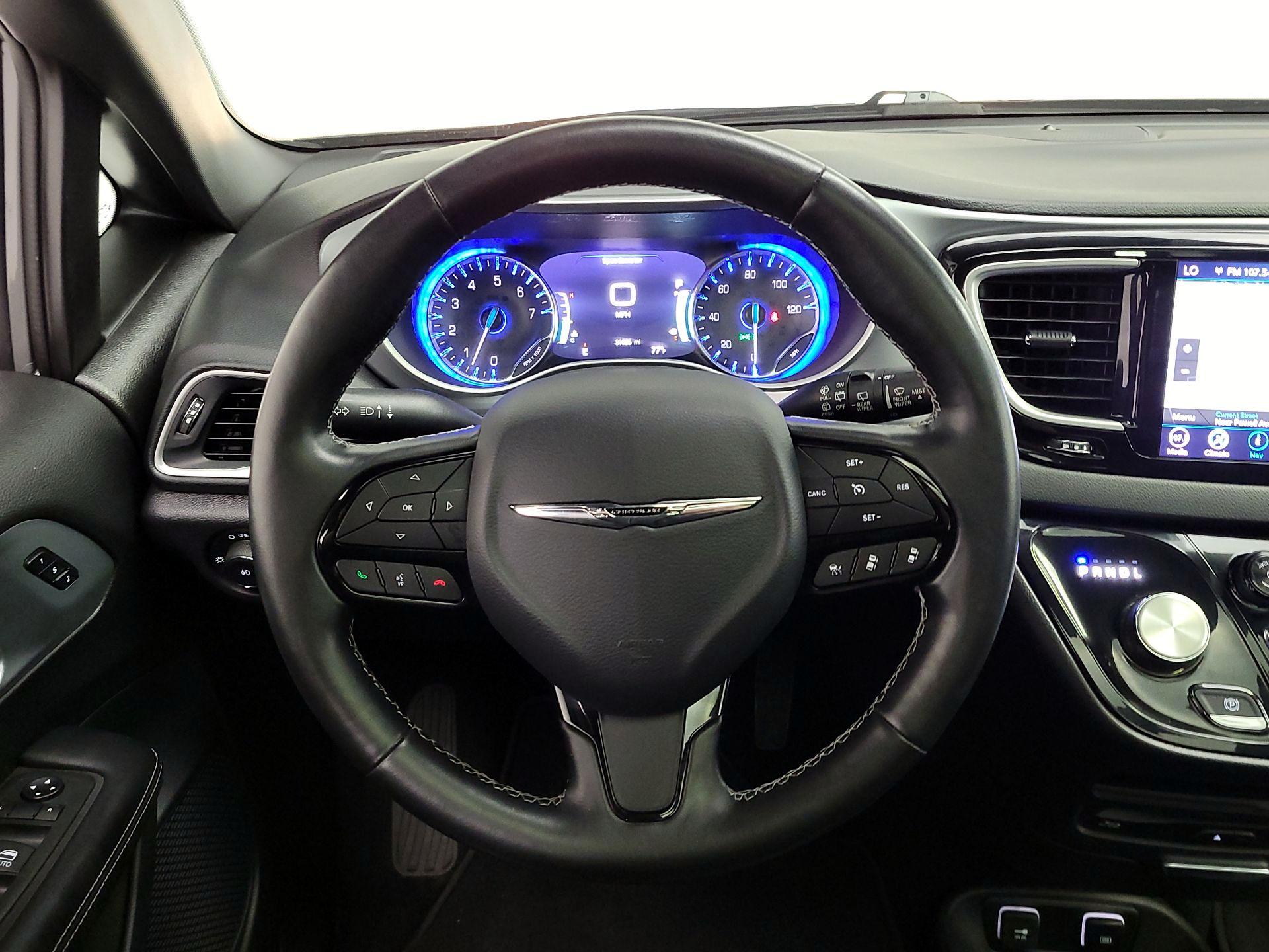 Thumbnail: 2020 Chrysler Pacifica - 10