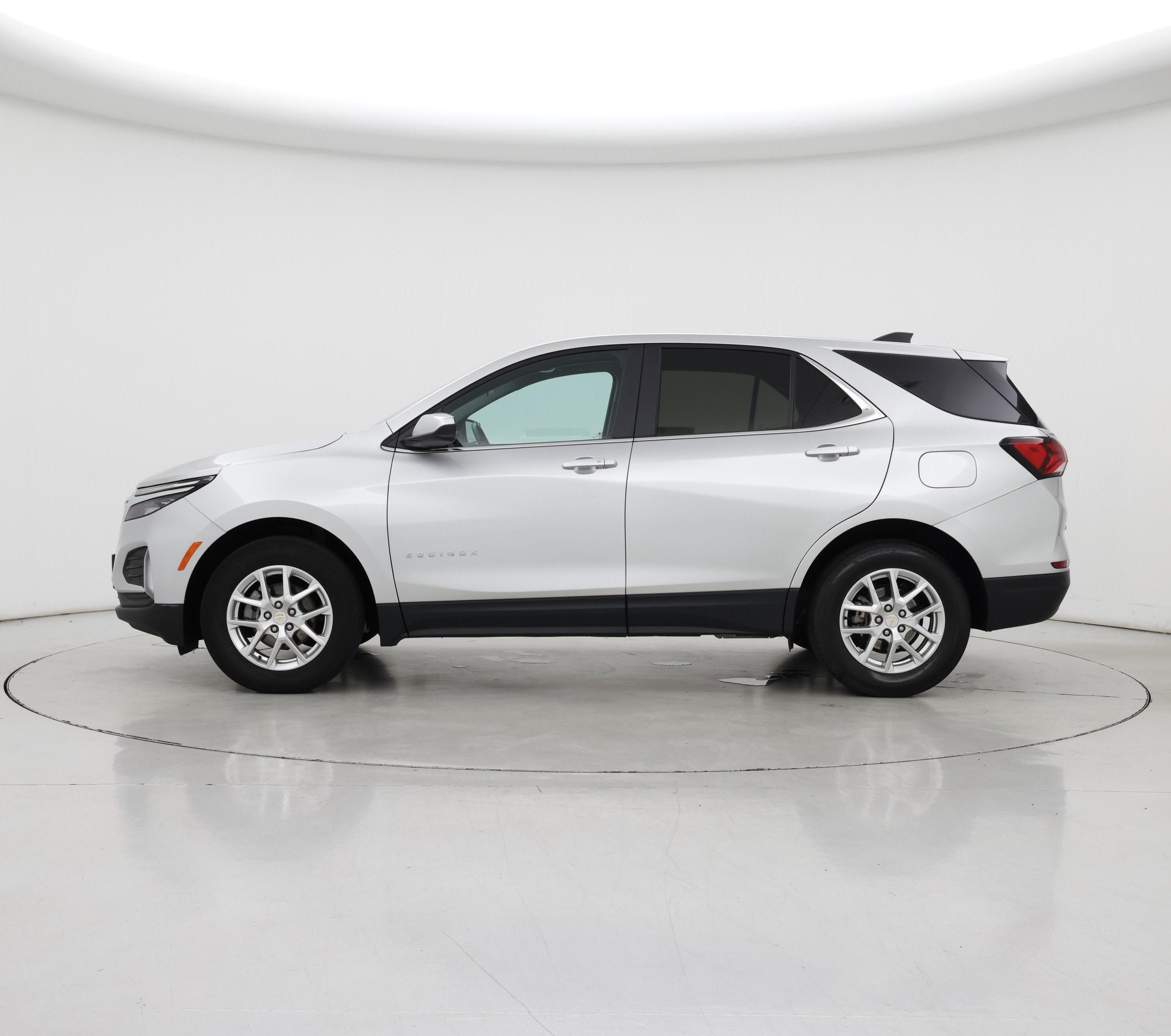 Thumbnail: 2022 Chevrolet Equinox - 3