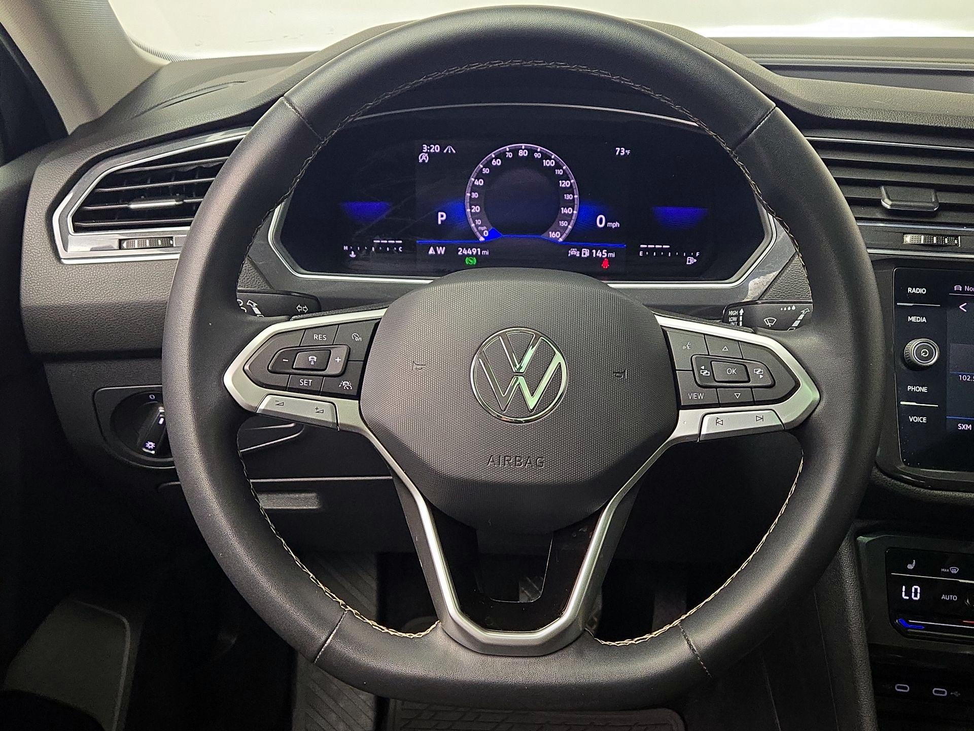 Thumbnail: 2022 Volkswagen Tiguan - 10