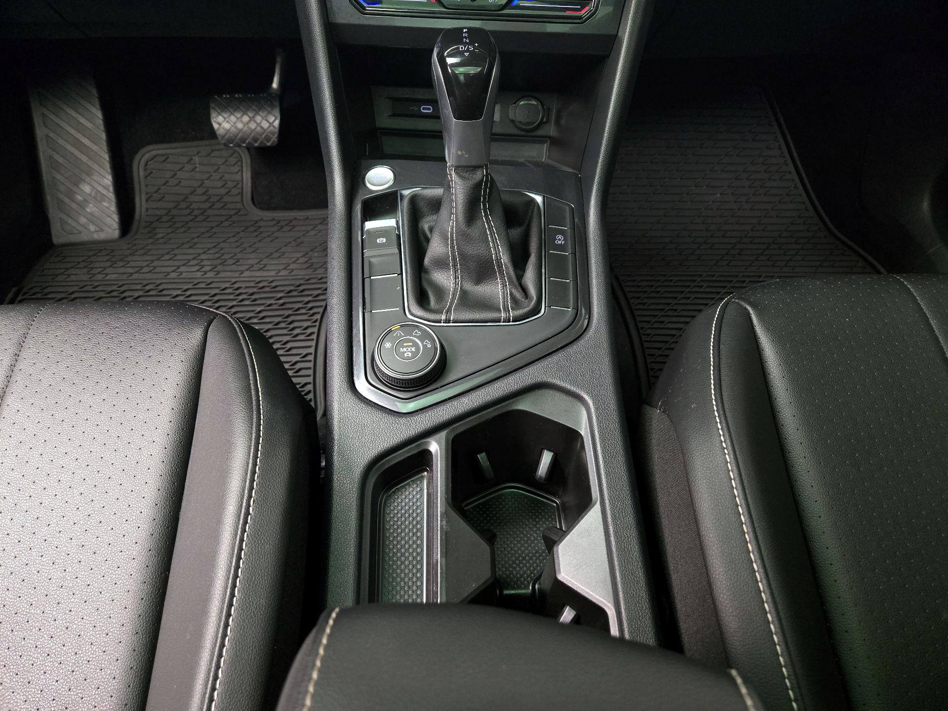 Thumbnail: 2022 Volkswagen Tiguan - 17