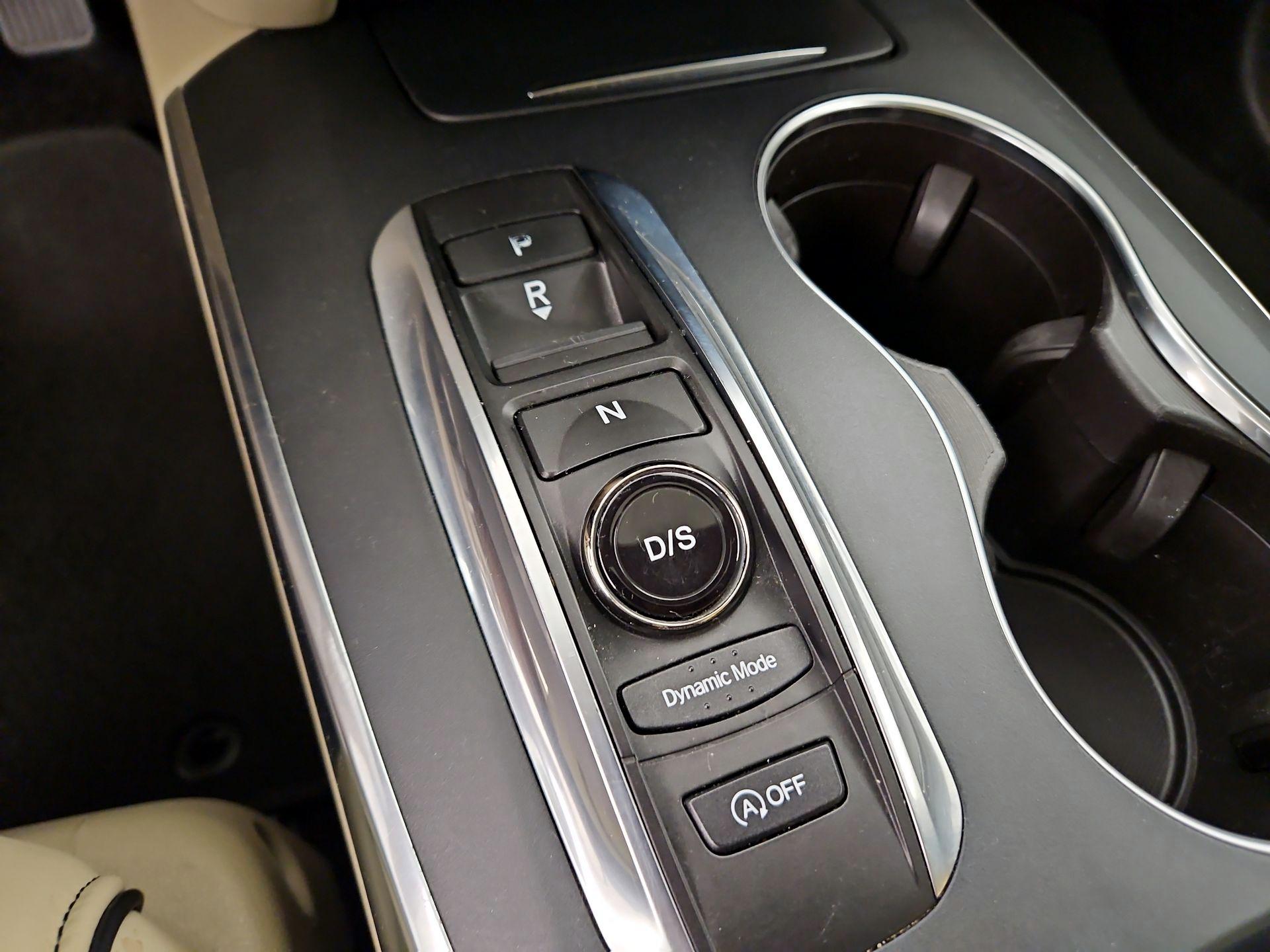 Thumbnail: 2017 Acura MDX - 18
