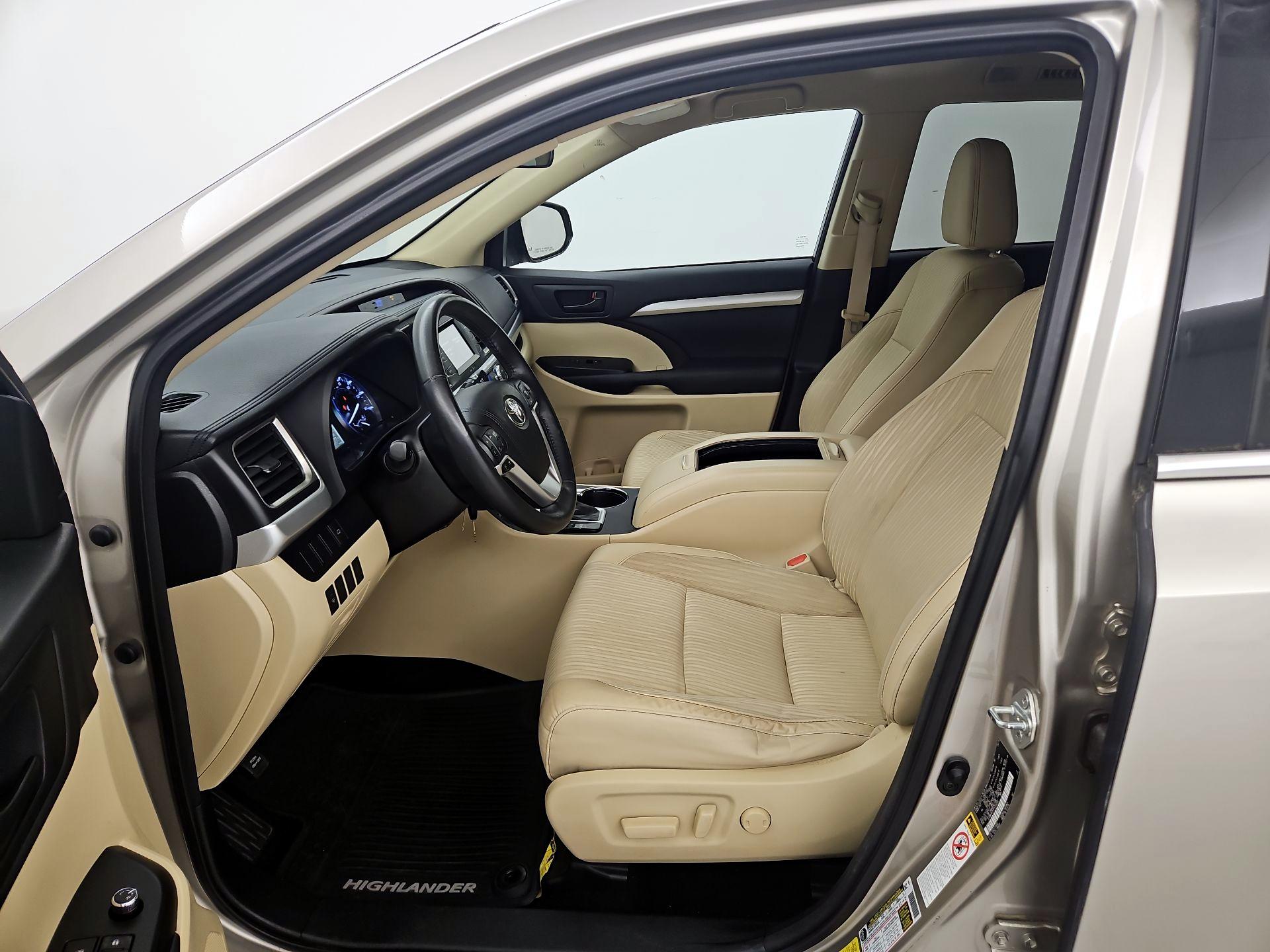 Thumbnail: 2015 Toyota Highlander - 11