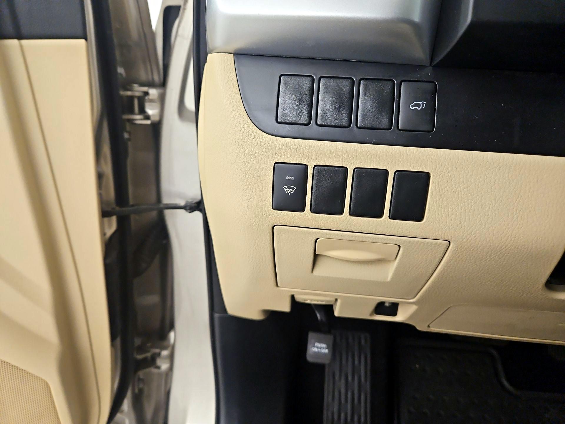 Thumbnail: 2015 Toyota Highlander - 13