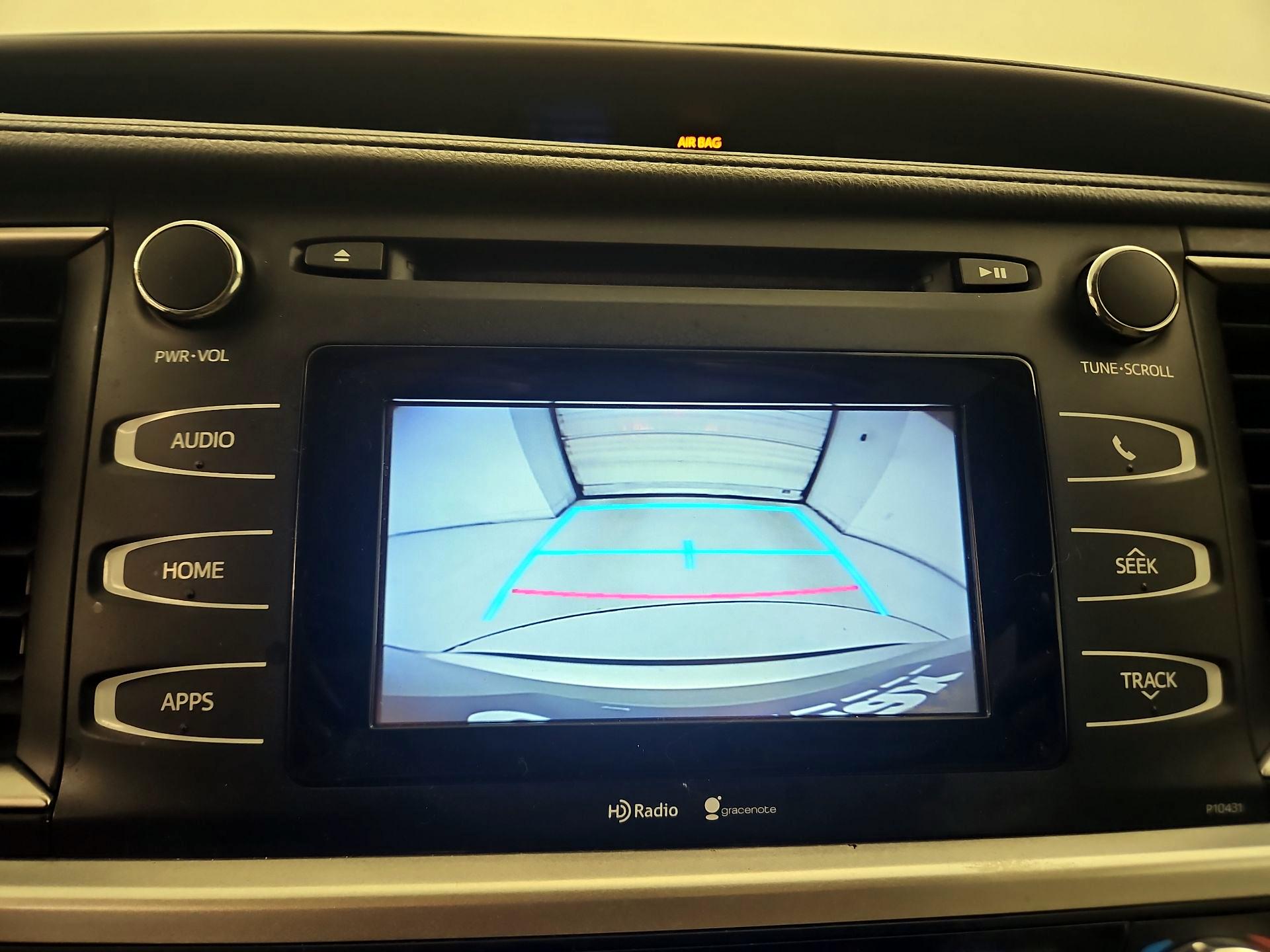 Thumbnail: 2015 Toyota Highlander - 14