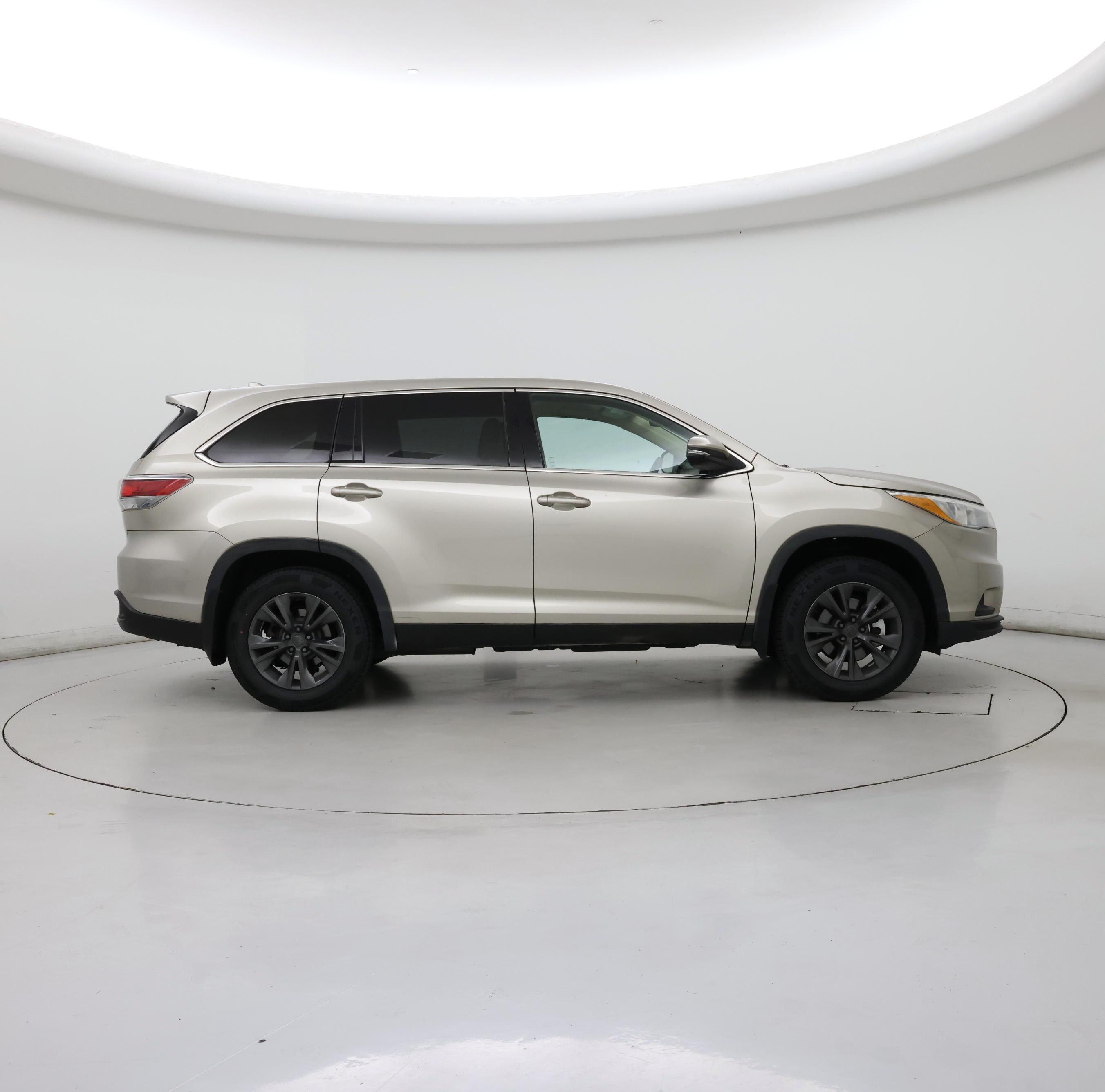 Thumbnail: 2015 Toyota Highlander - 7