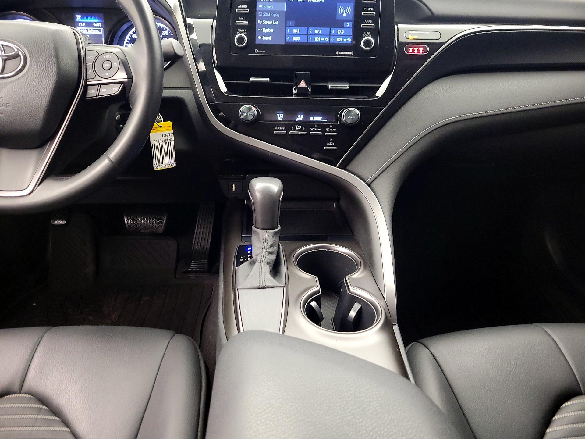 Thumbnail: 2021 Toyota Camry - 17