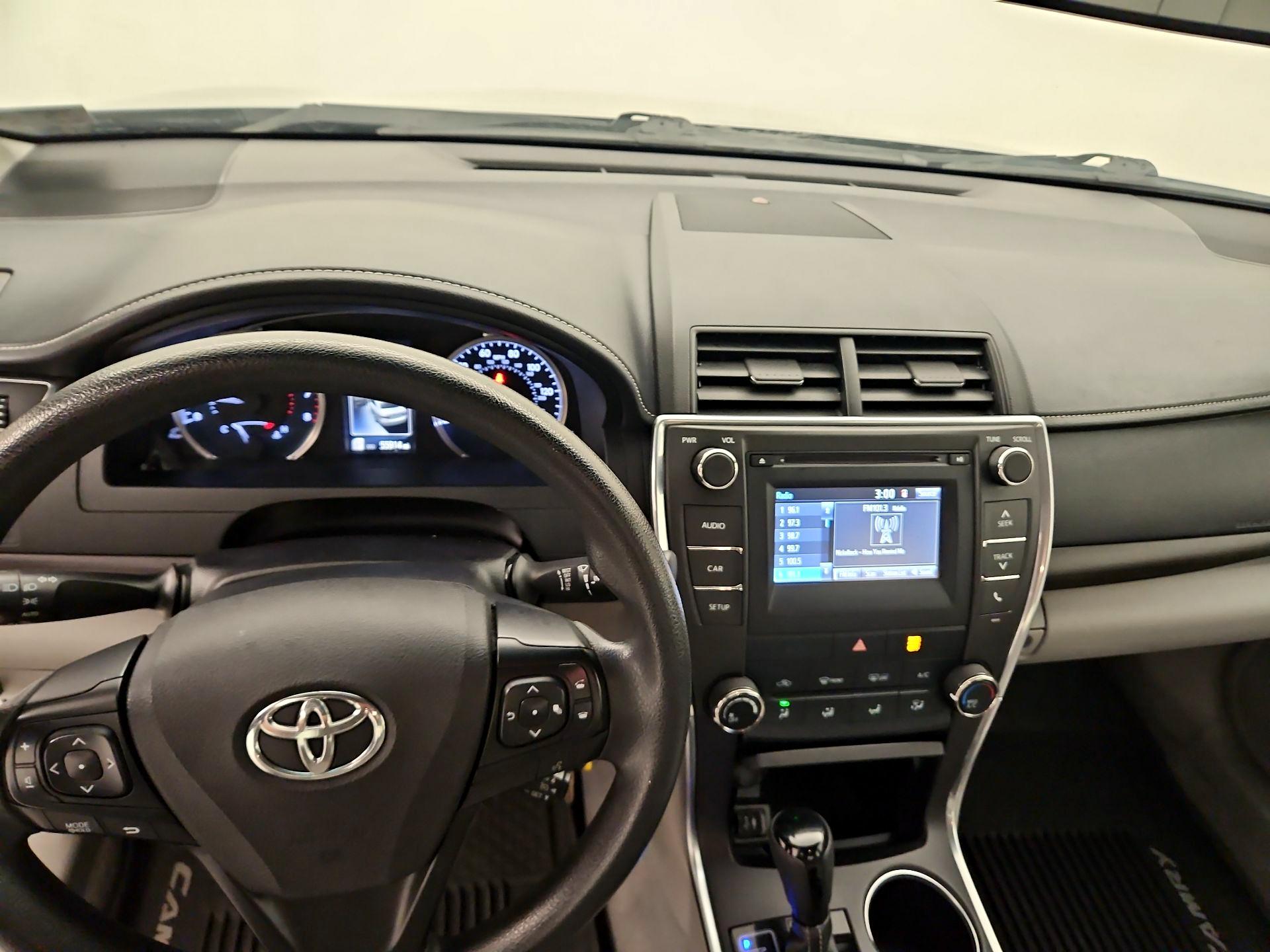 Thumbnail: 2017 Toyota Camry - 9