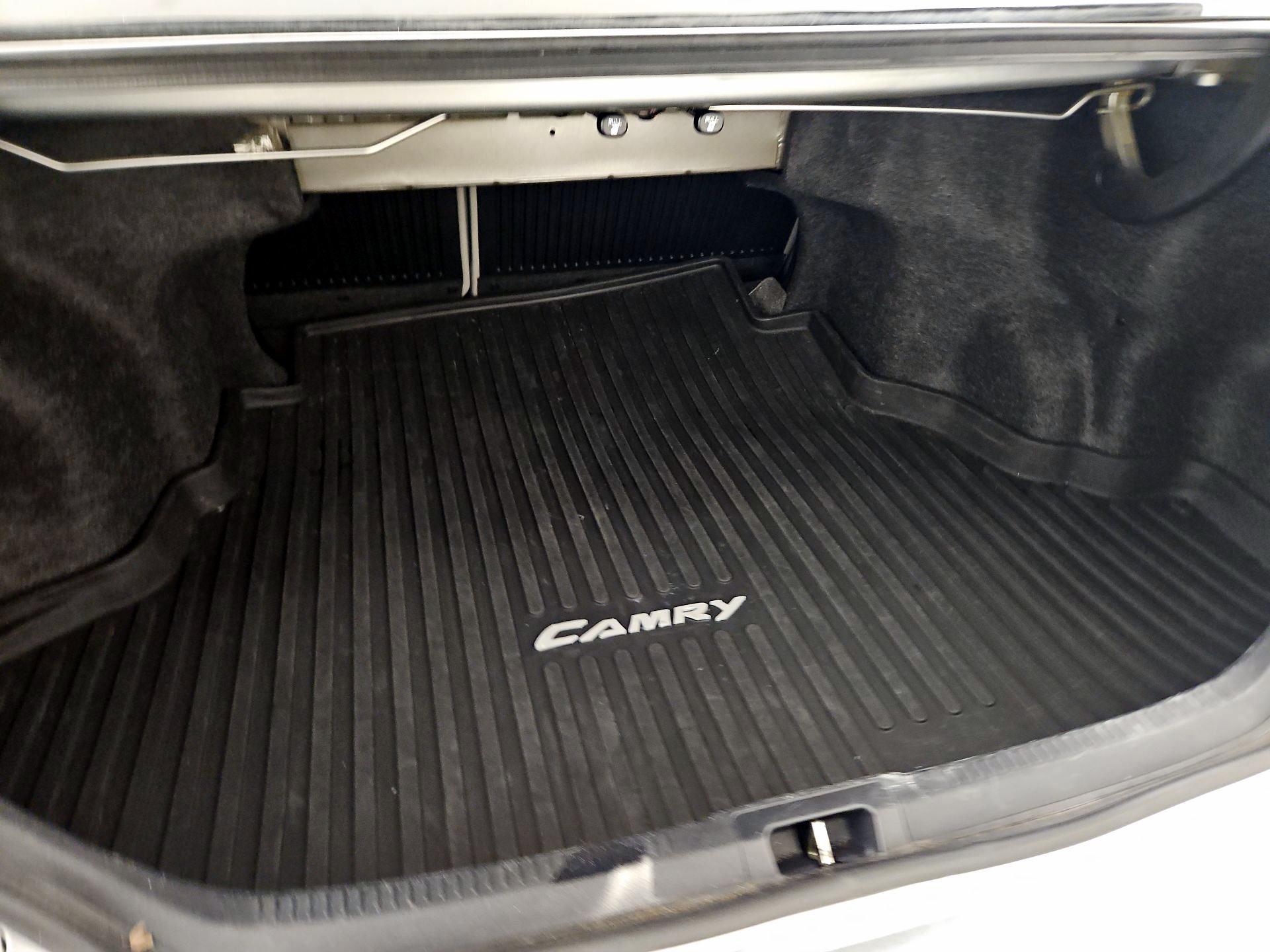Thumbnail: 2017 Toyota Camry - 20