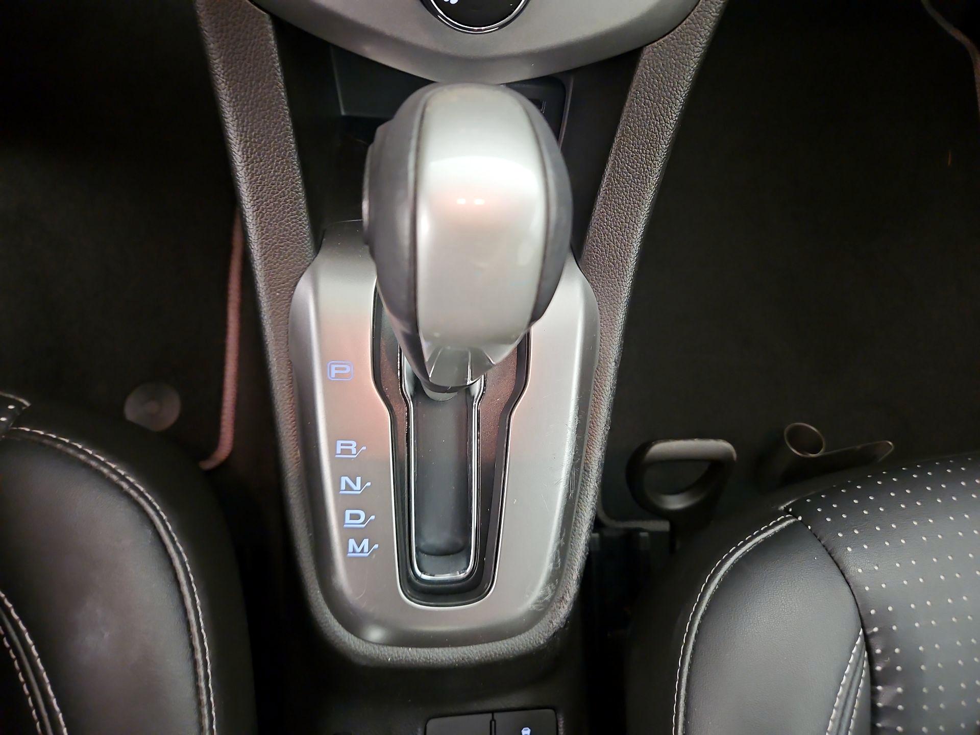Thumbnail: 2017 Chevrolet Sonic - 17