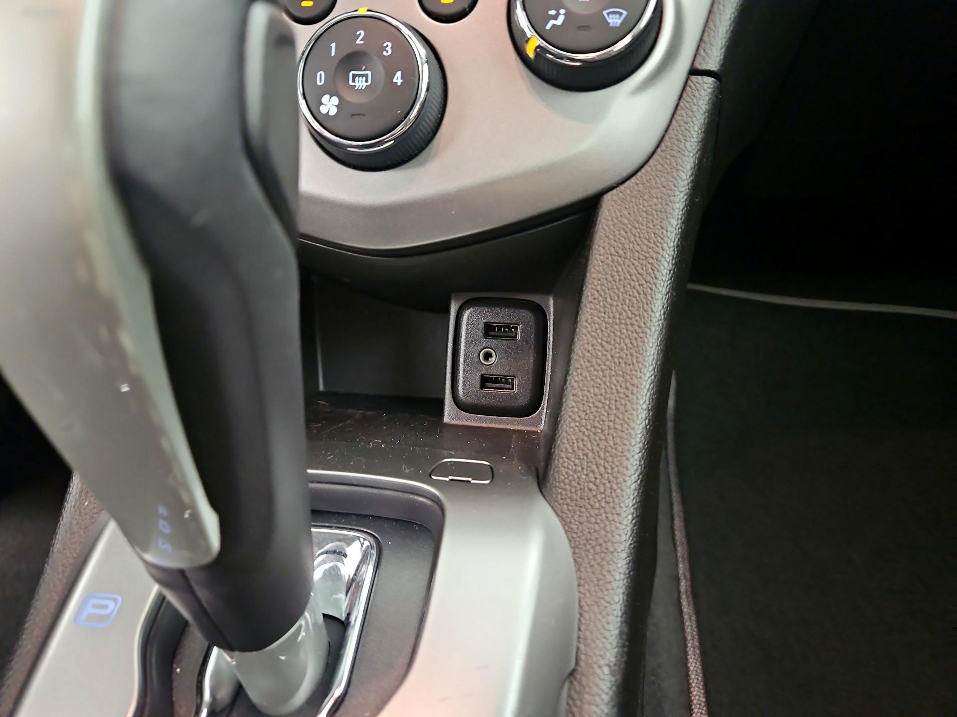 Thumbnail: 2017 Chevrolet Sonic - 18