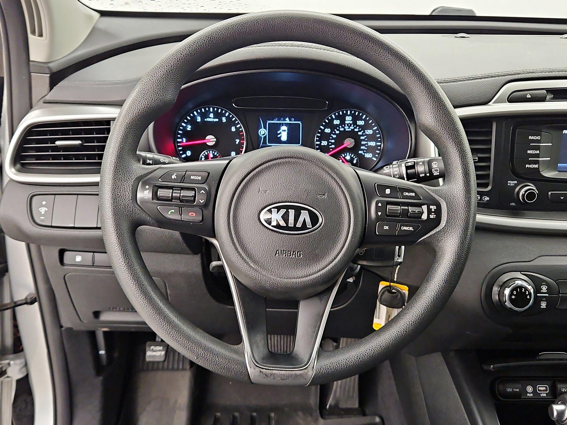 Thumbnail: 2017 Kia Sorento - 10