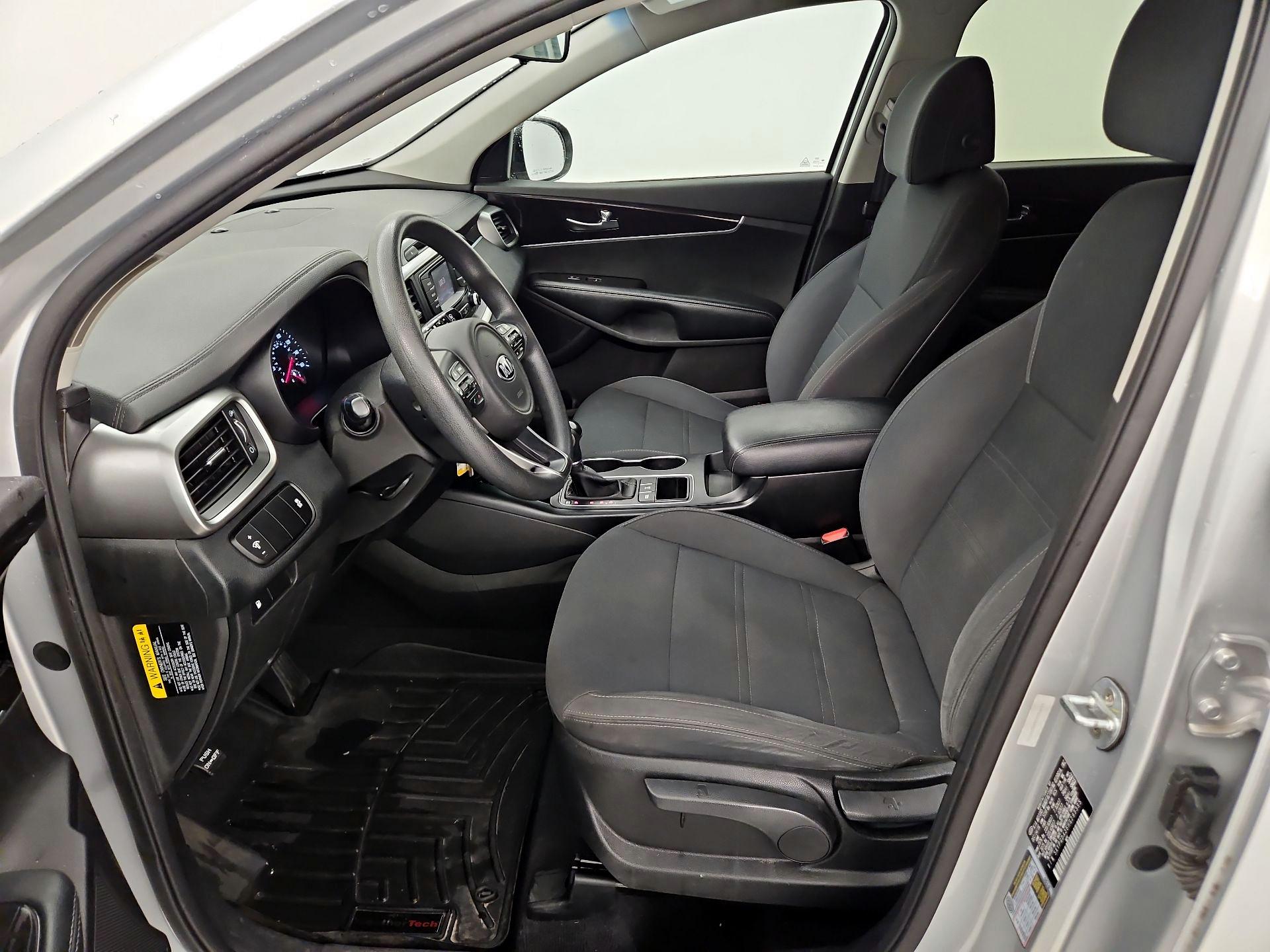 Thumbnail: 2017 Kia Sorento - 11