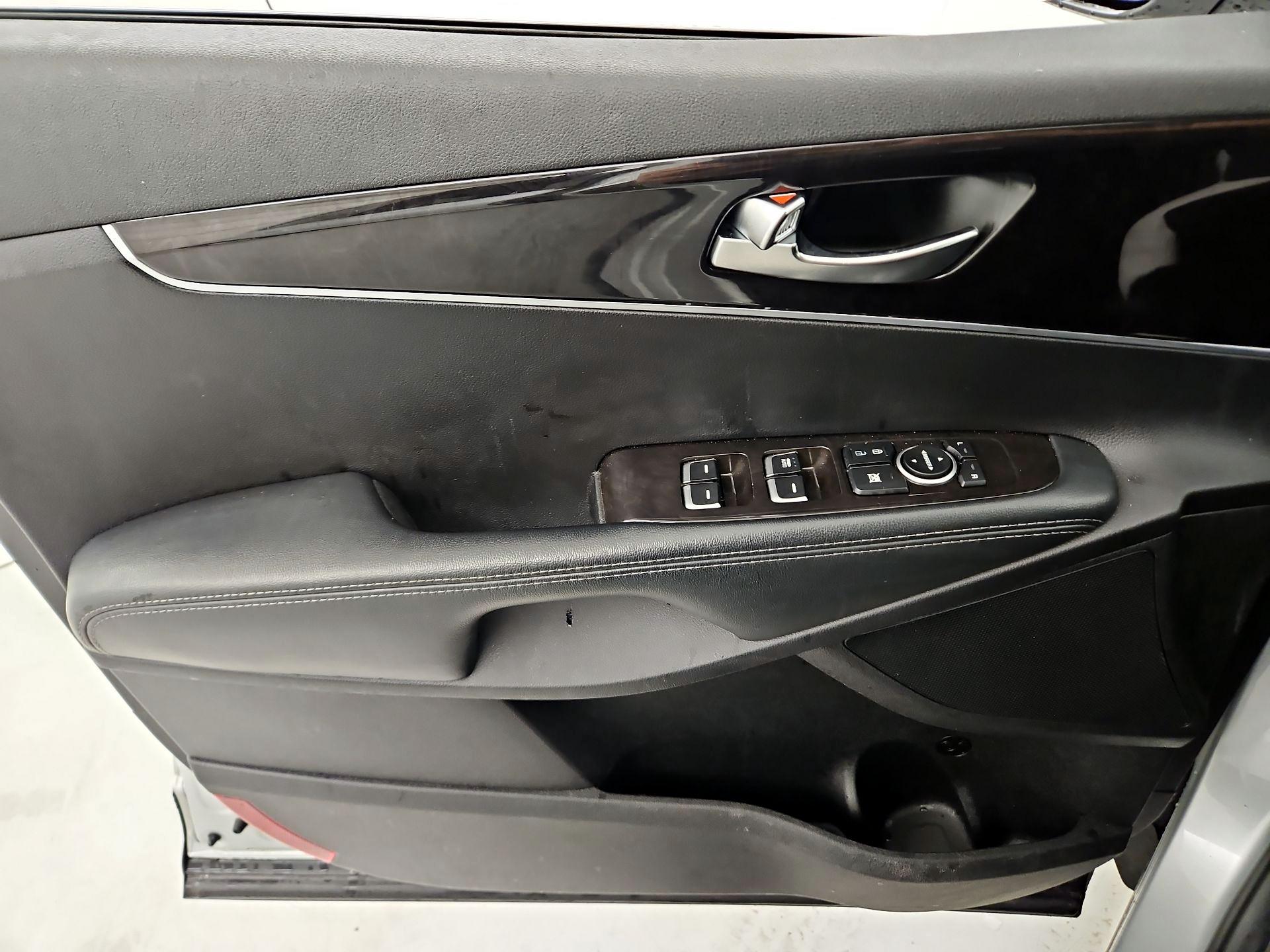 Thumbnail: 2017 Kia Sorento - 12