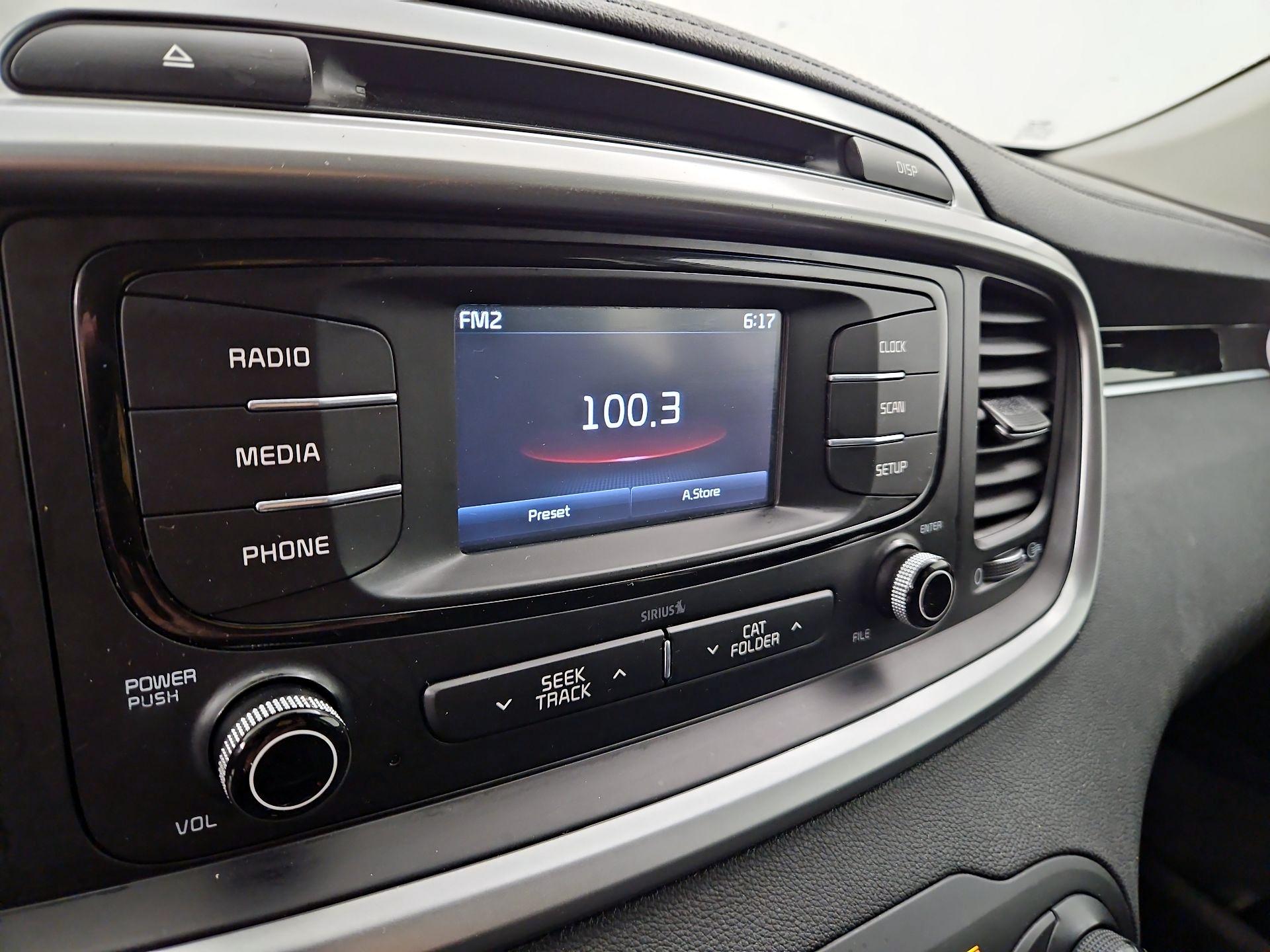 Thumbnail: 2017 Kia Sorento - 15