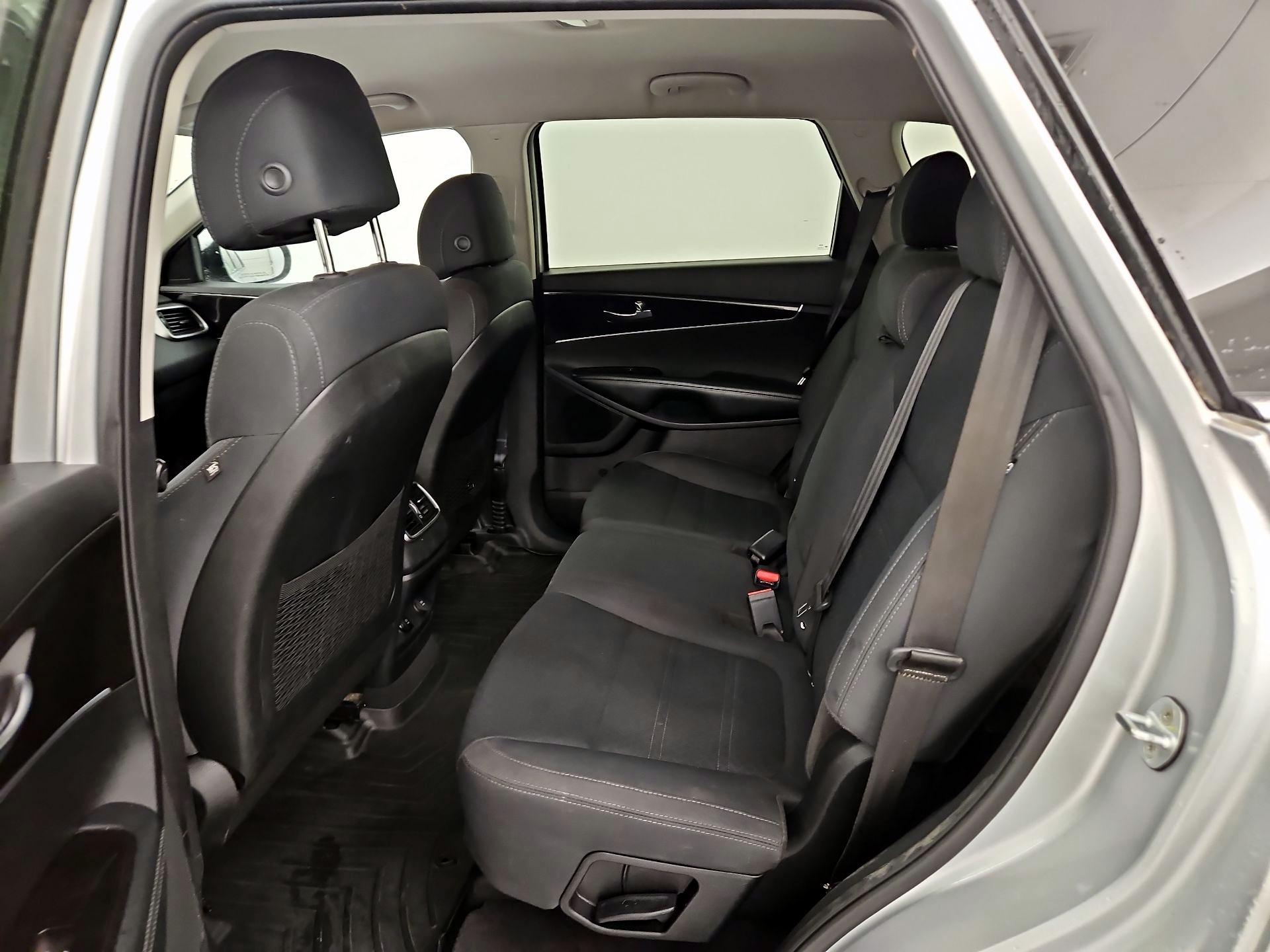 Thumbnail: 2017 Kia Sorento - 19