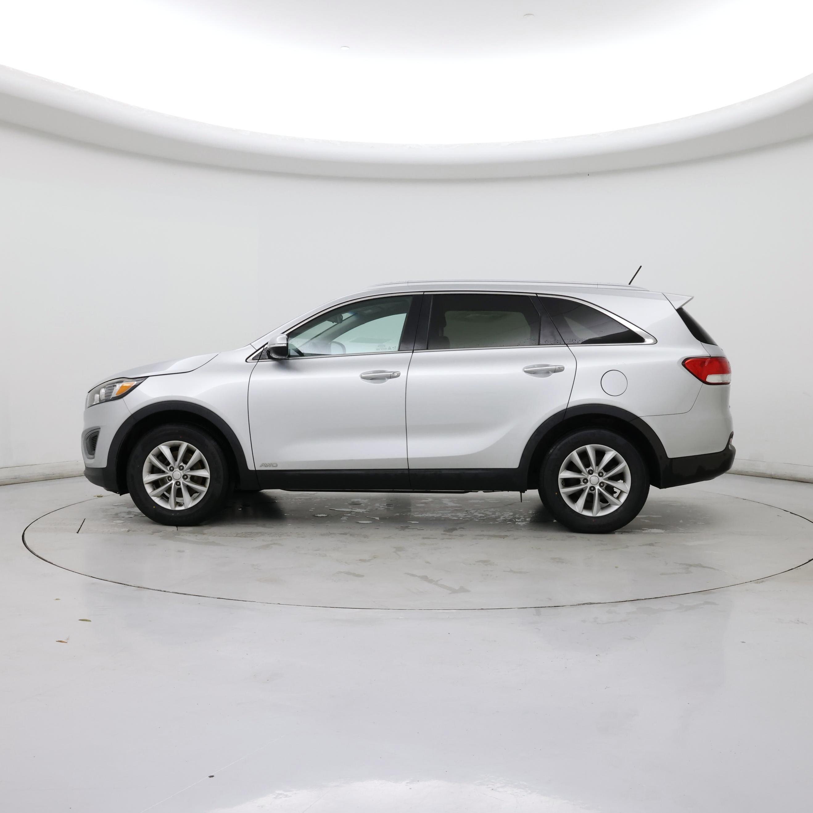 Thumbnail: 2017 Kia Sorento - 3