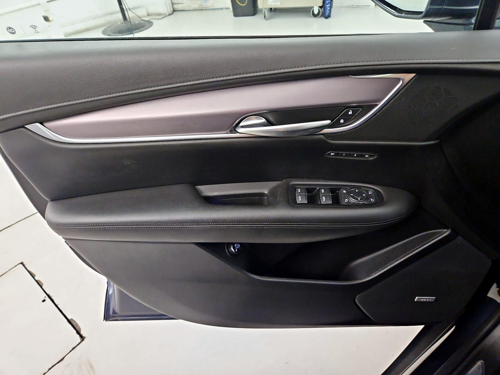 Thumbnail: 2019 Cadillac XT5 - 12
