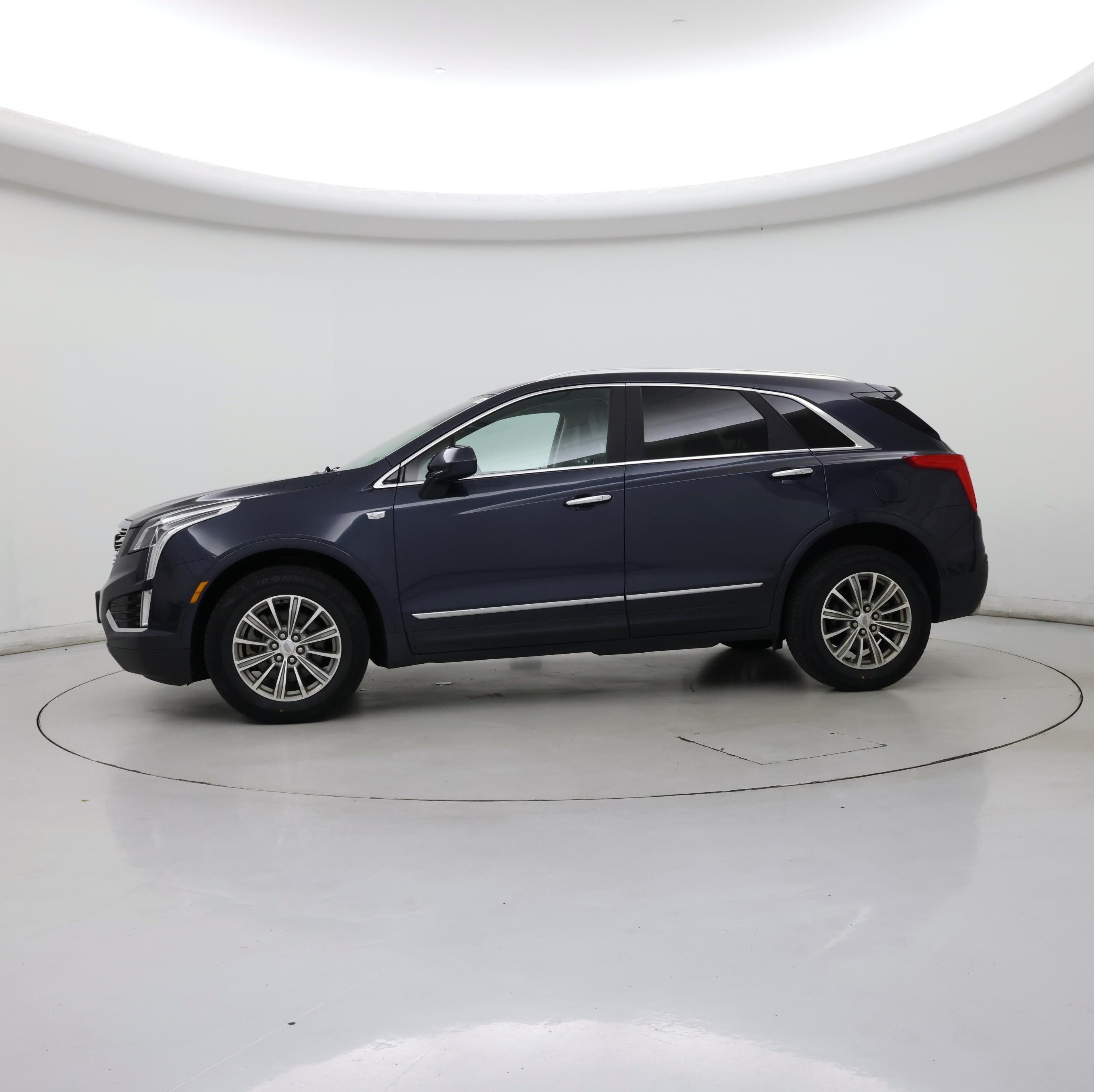 Thumbnail: 2019 Cadillac XT5 - 3