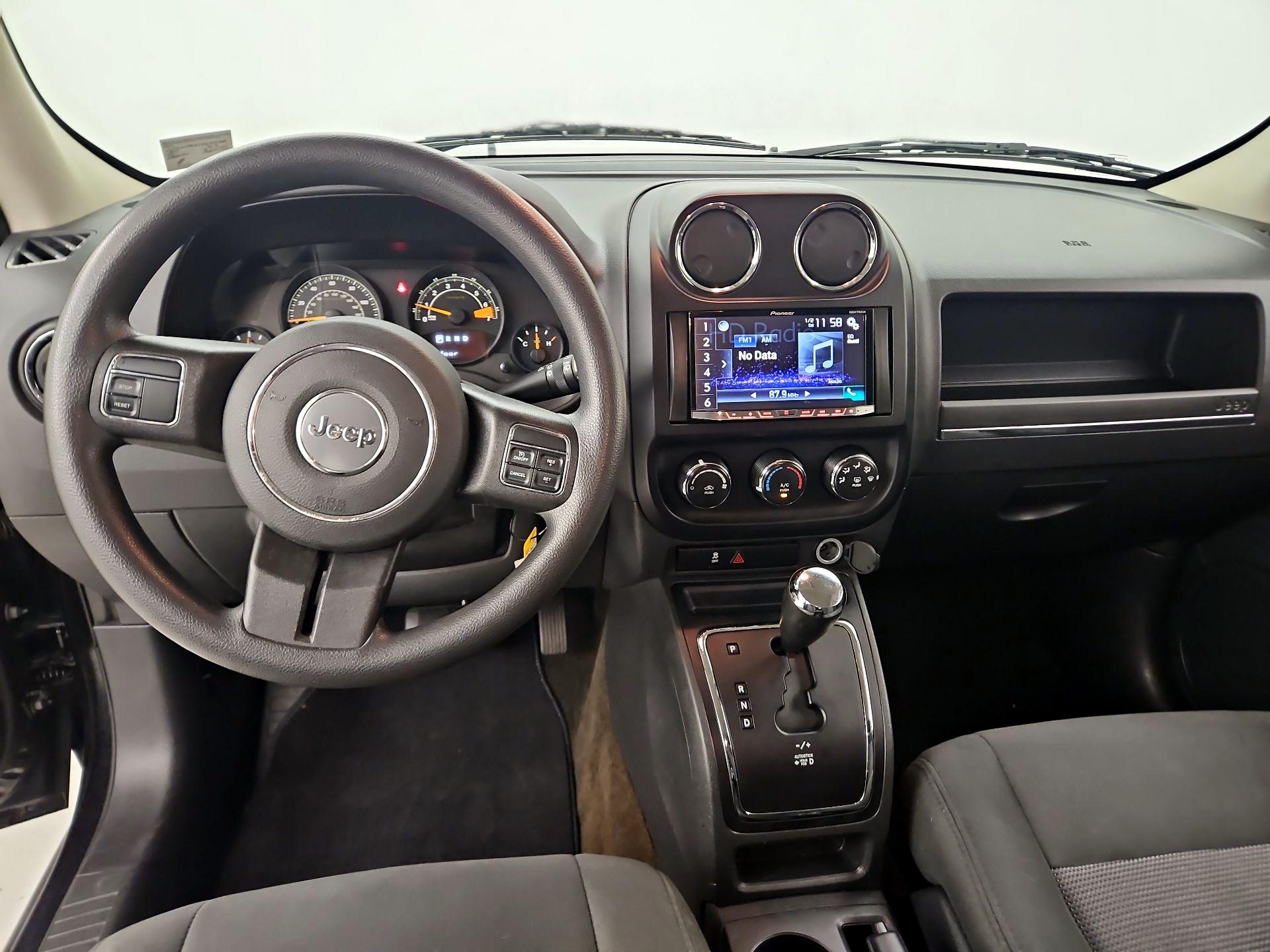 Thumbnail: 2015 Jeep Patriot - 9