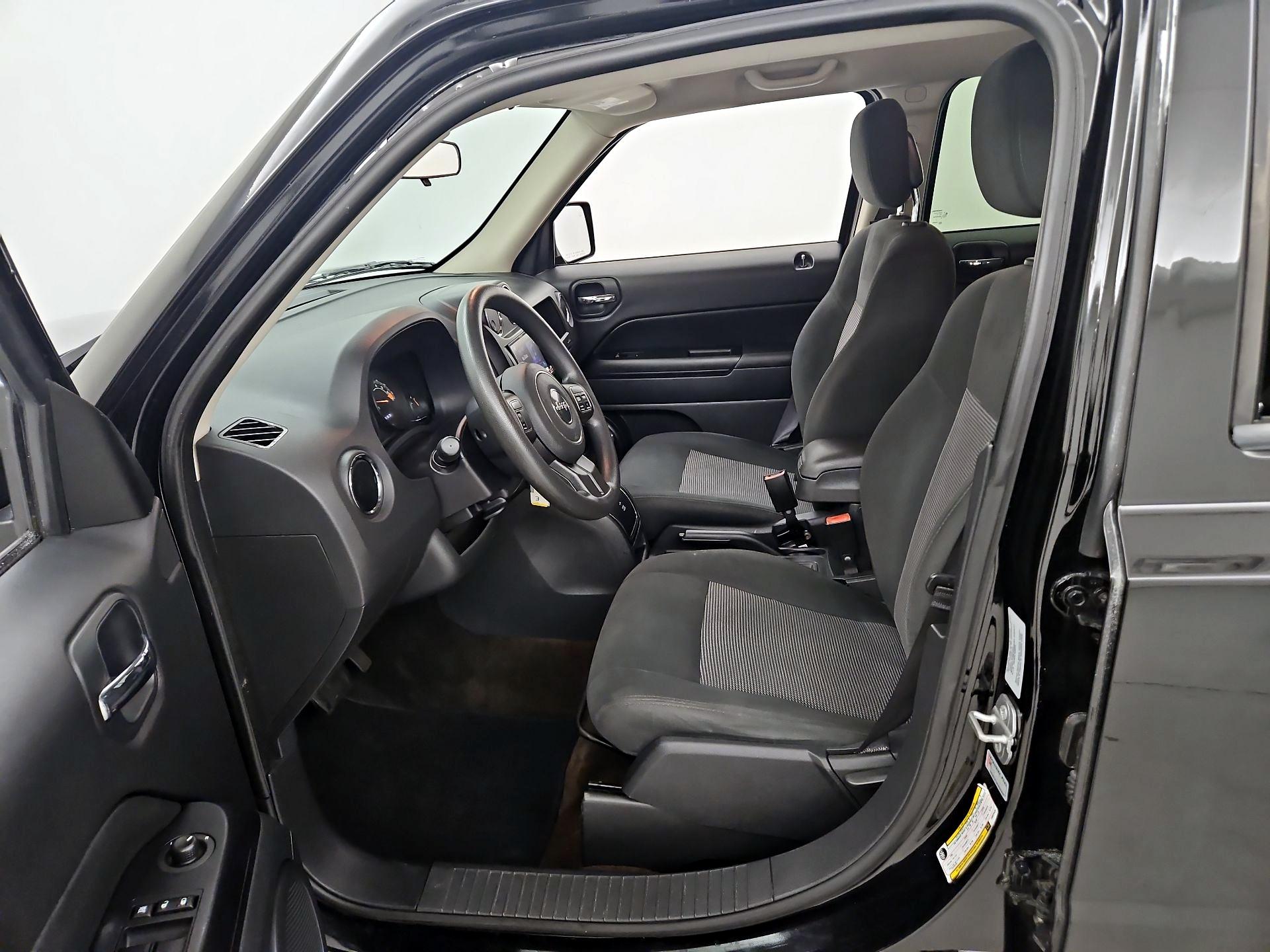 Thumbnail: 2015 Jeep Patriot - 11