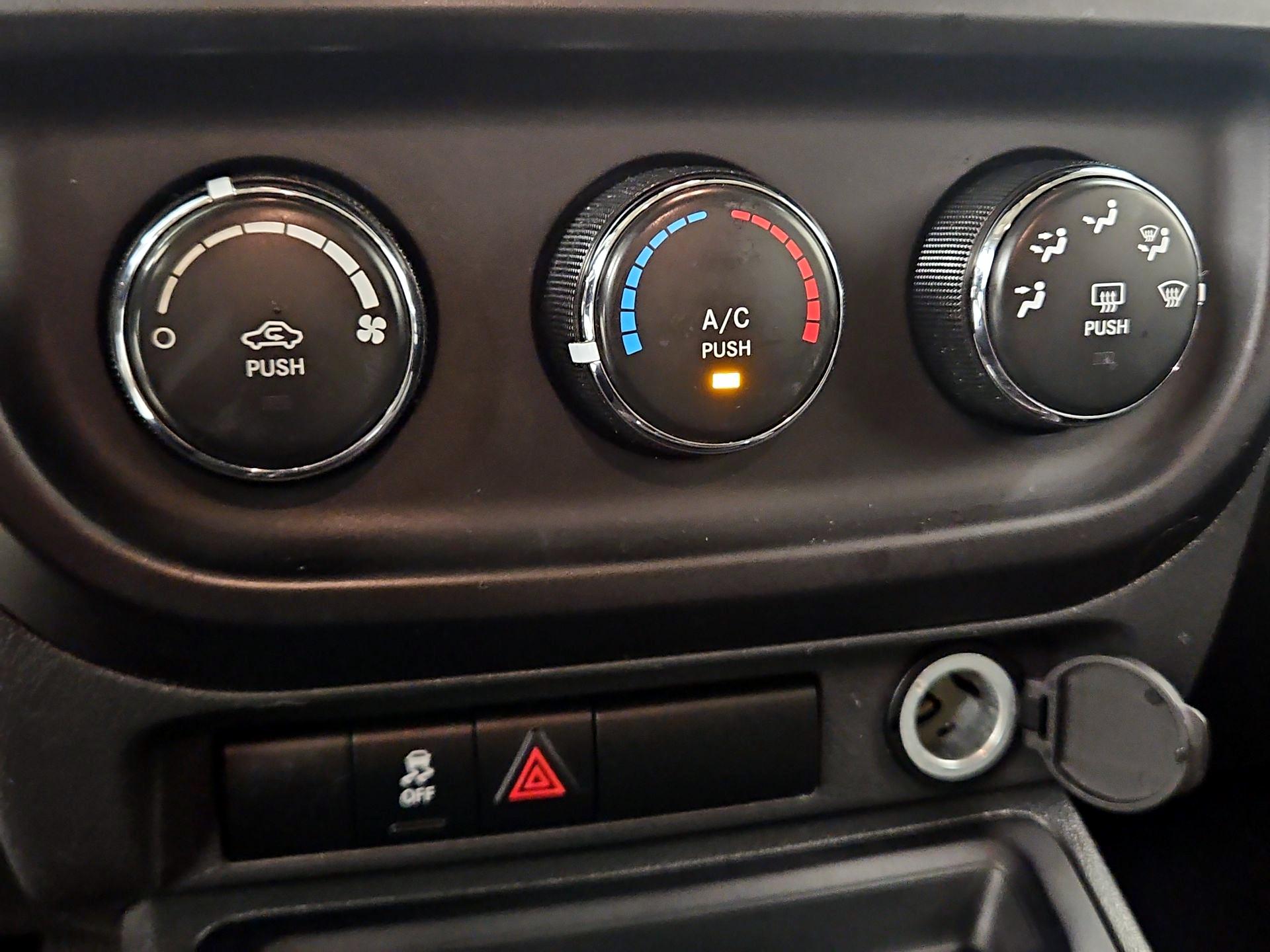 Thumbnail: 2015 Jeep Patriot - 14