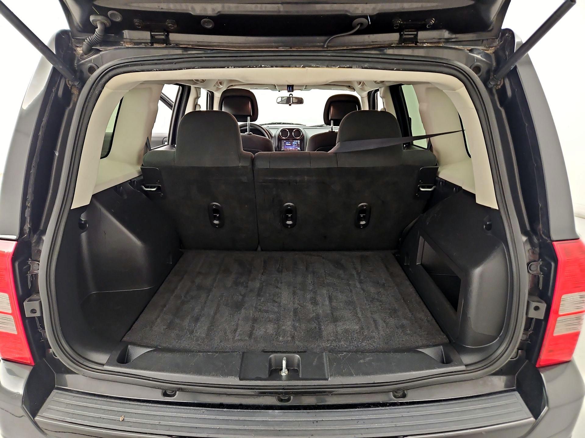 Thumbnail: 2015 Jeep Patriot - 18
