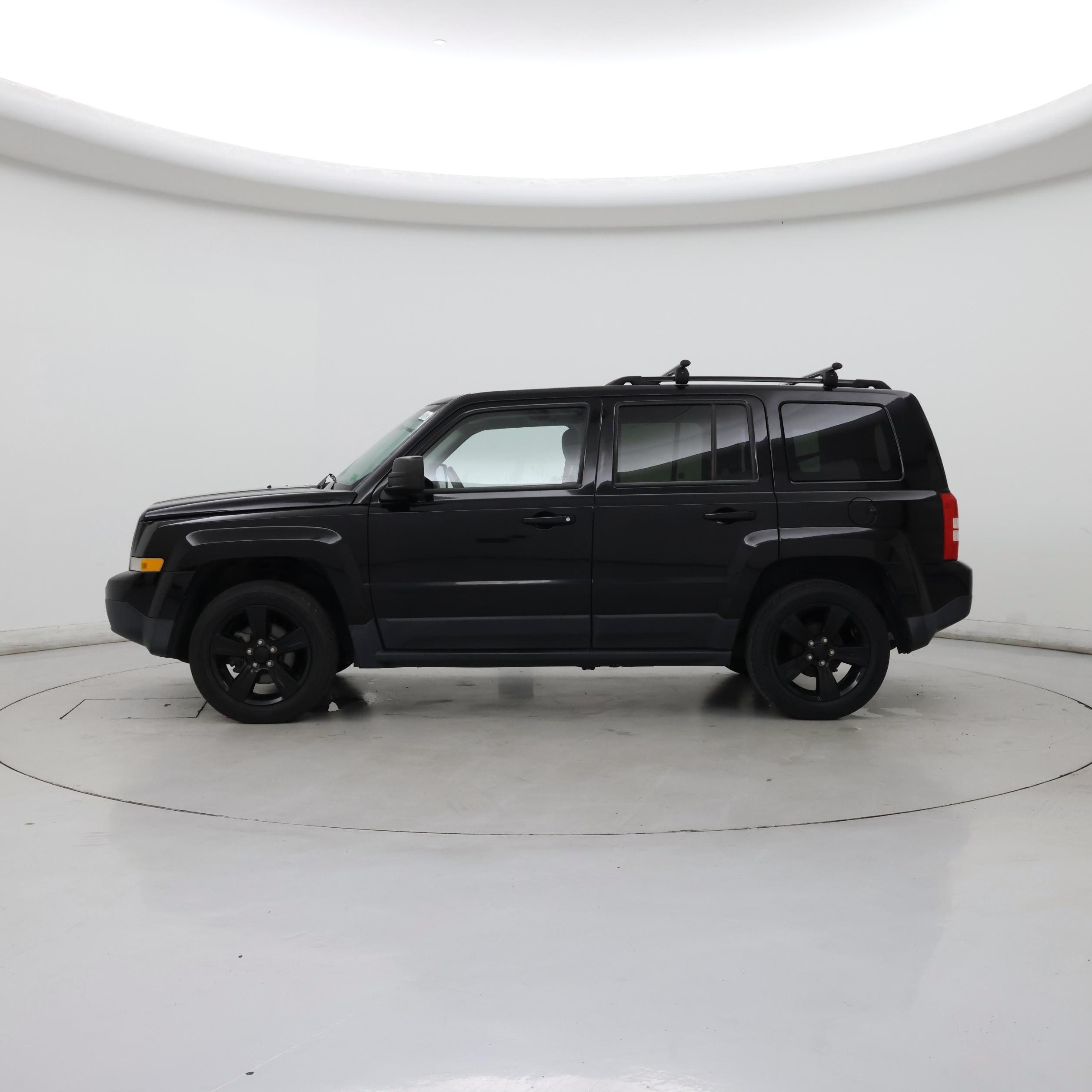 Thumbnail: 2015 Jeep Patriot - 3