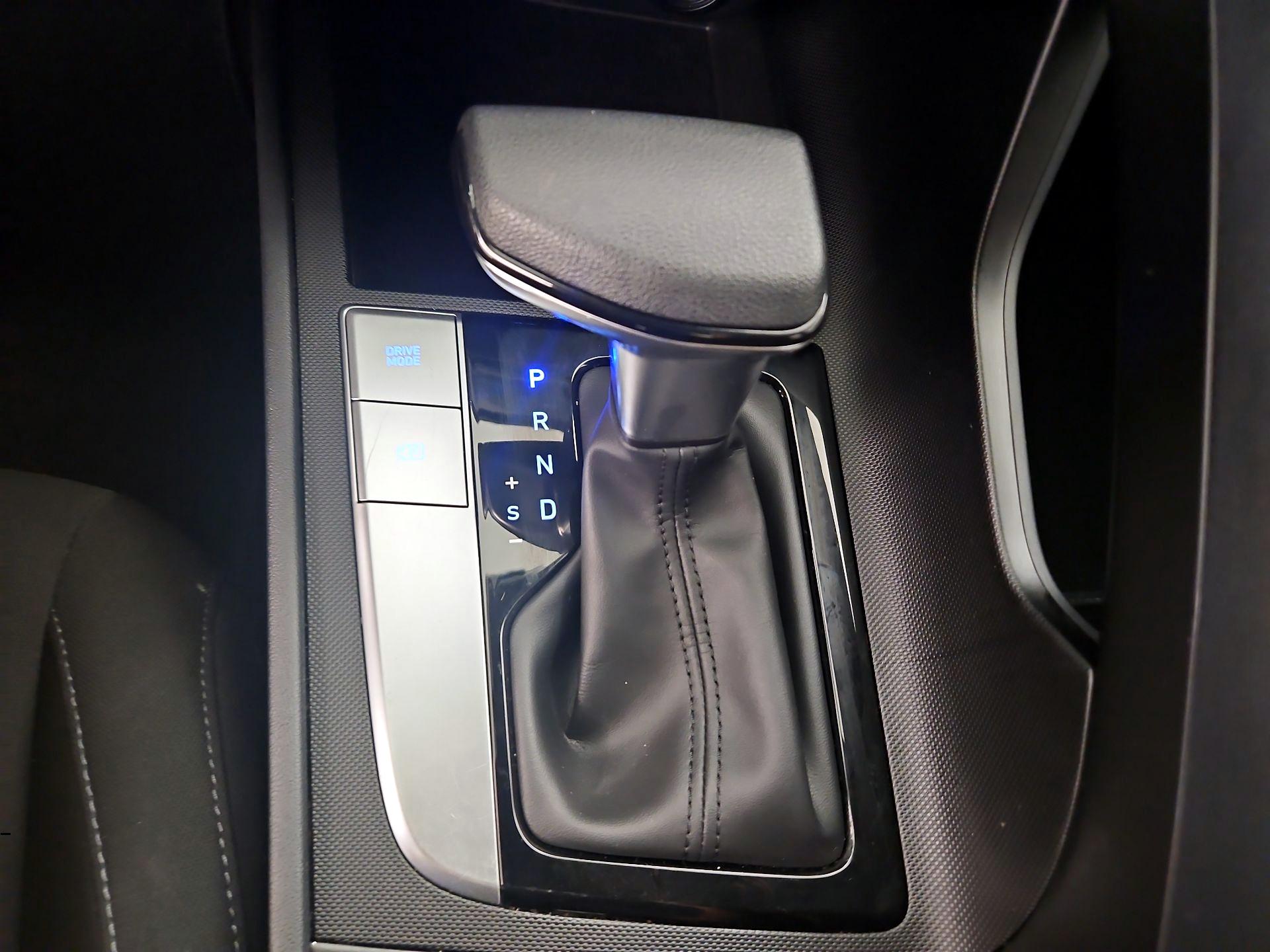 Thumbnail: 2023 Hyundai Elantra - 17