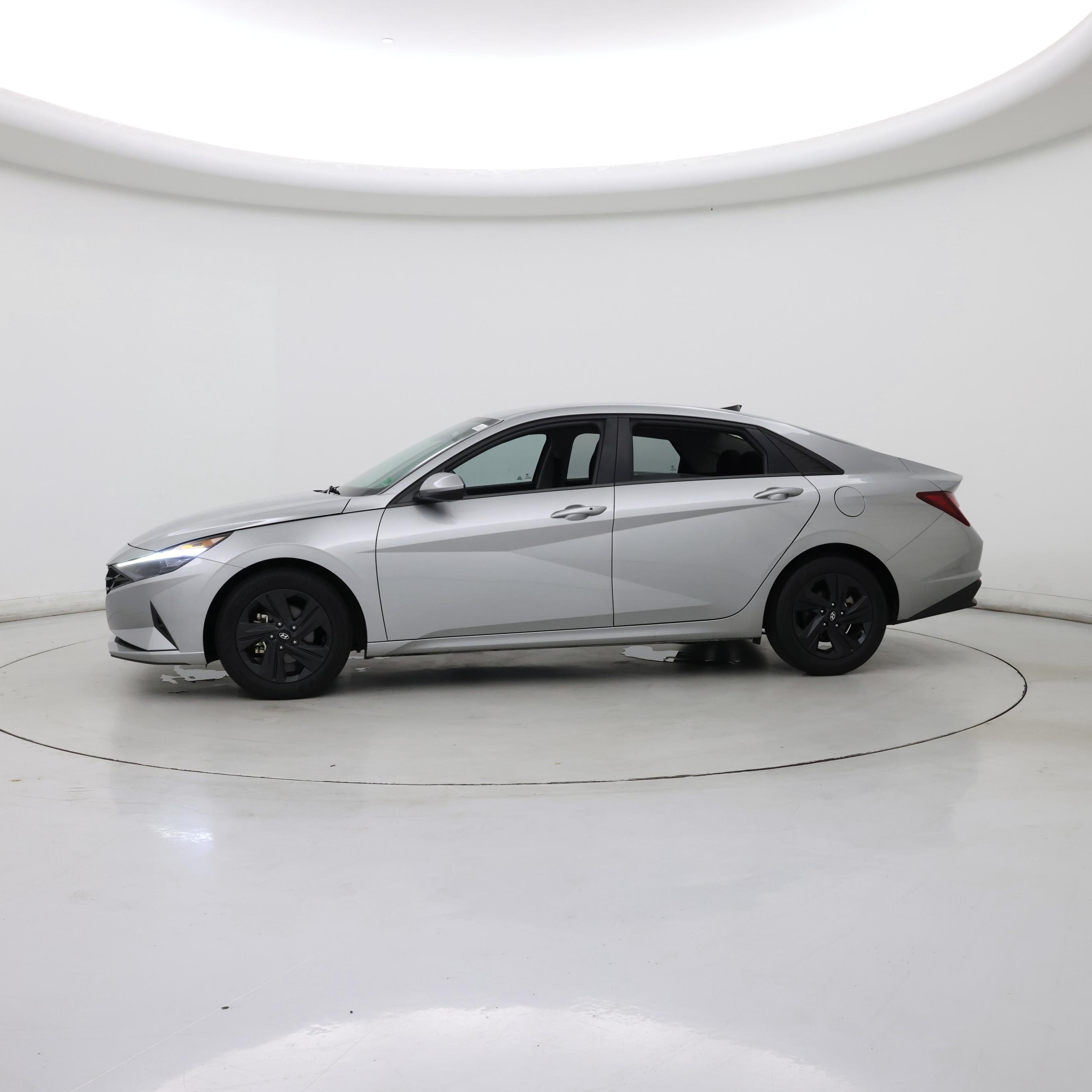 Thumbnail: 2023 Hyundai Elantra - 3