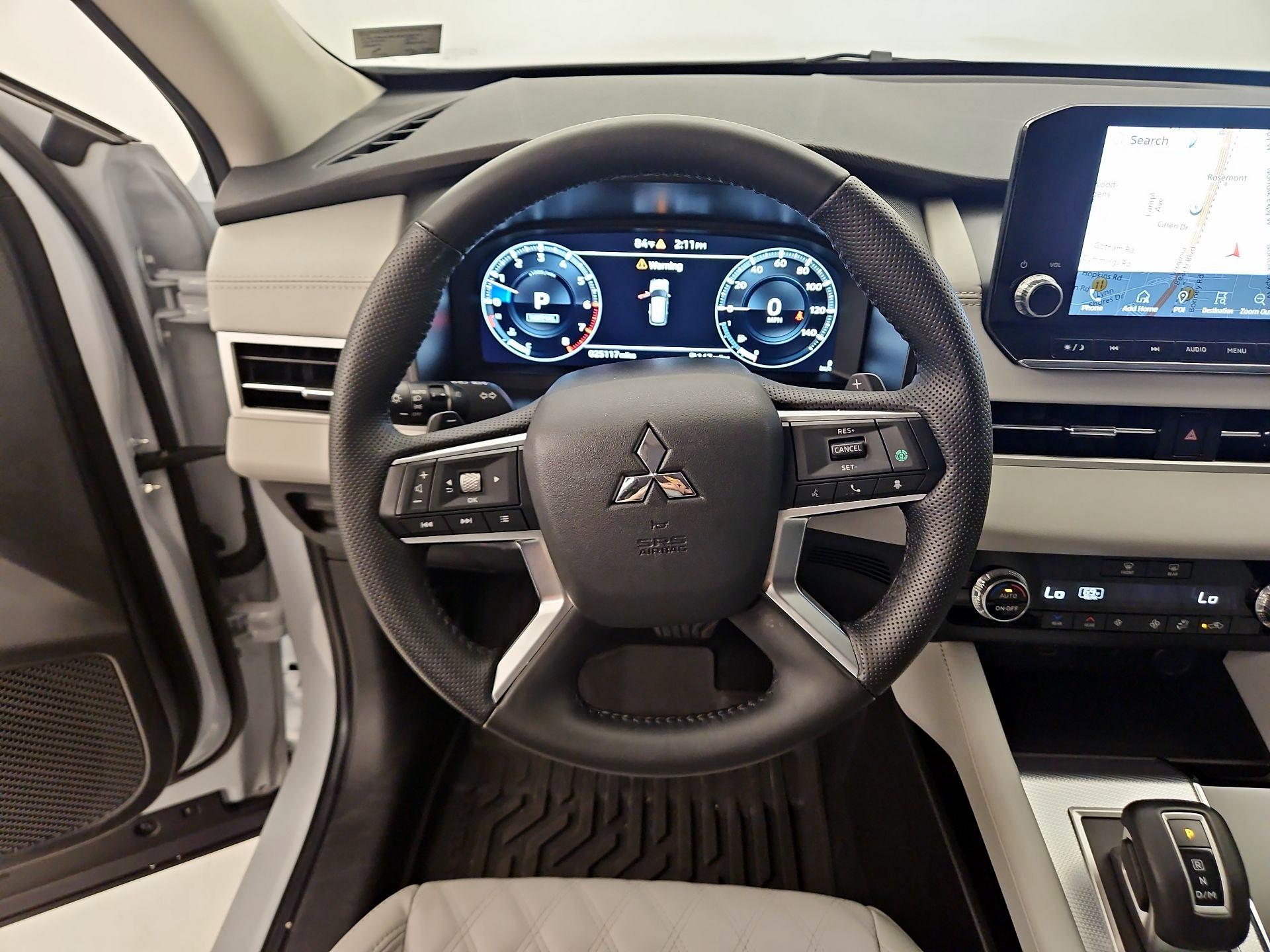 Thumbnail: 2024 Mitsubishi Outlander - 10