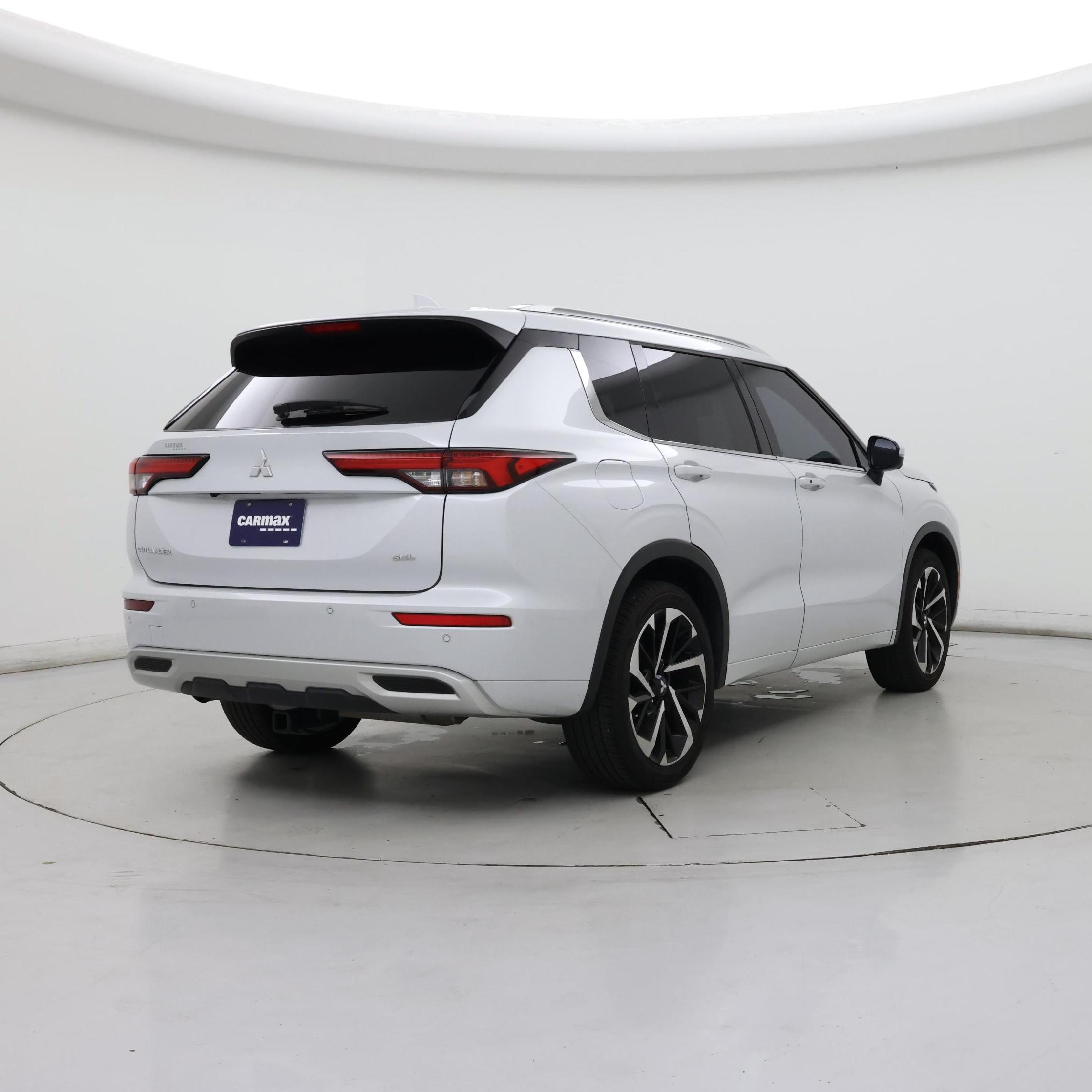 Thumbnail: 2024 Mitsubishi Outlander - 8