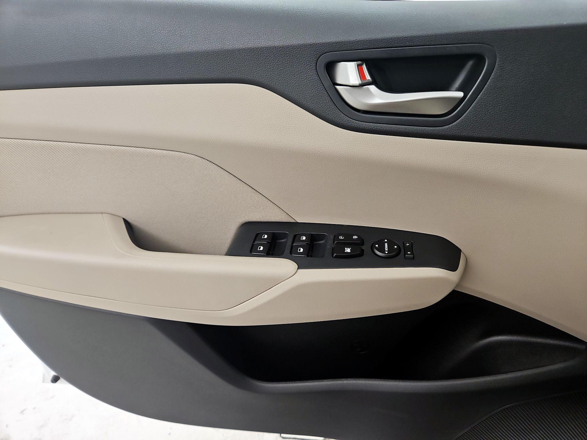 Thumbnail: 2022 Hyundai Accent - 12