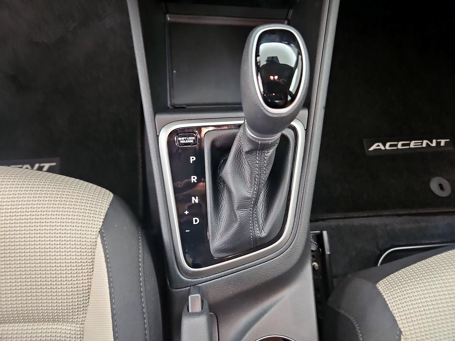 Thumbnail: 2022 Hyundai Accent - 17