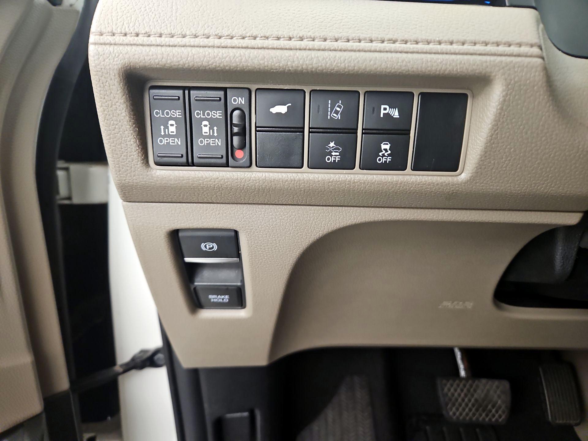 Thumbnail: 2018 Honda Odyssey - 13