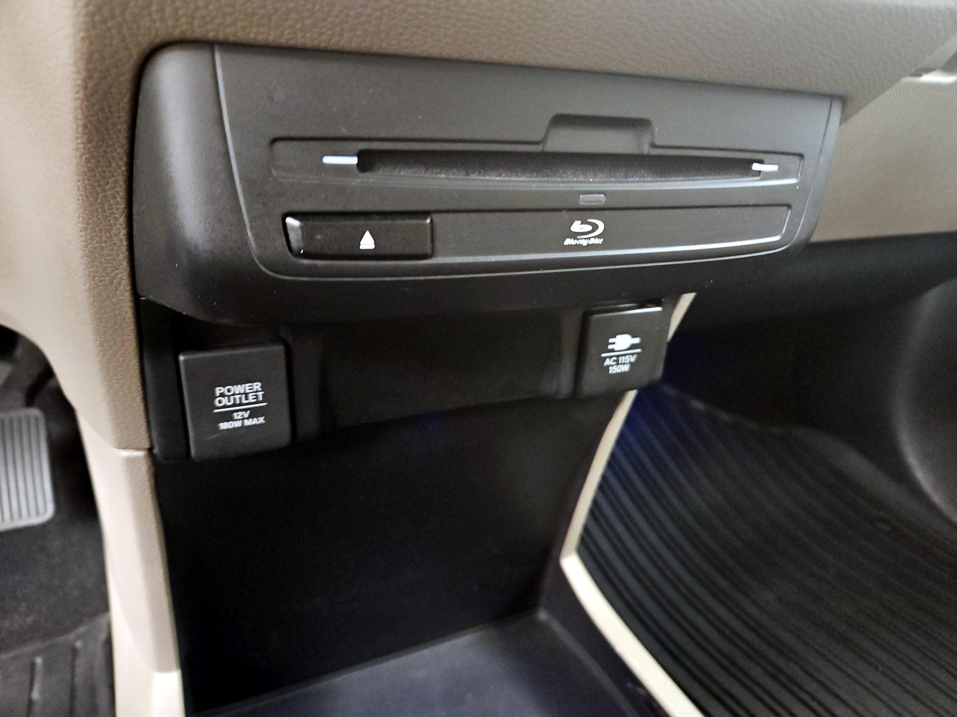Thumbnail: 2018 Honda Odyssey - 19