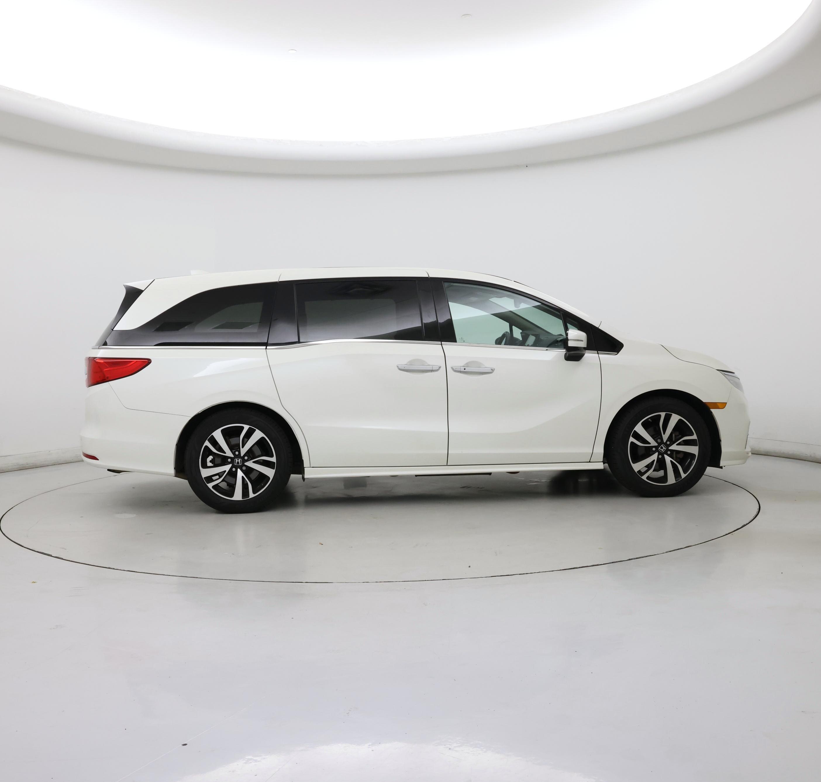 Thumbnail: 2018 Honda Odyssey - 7