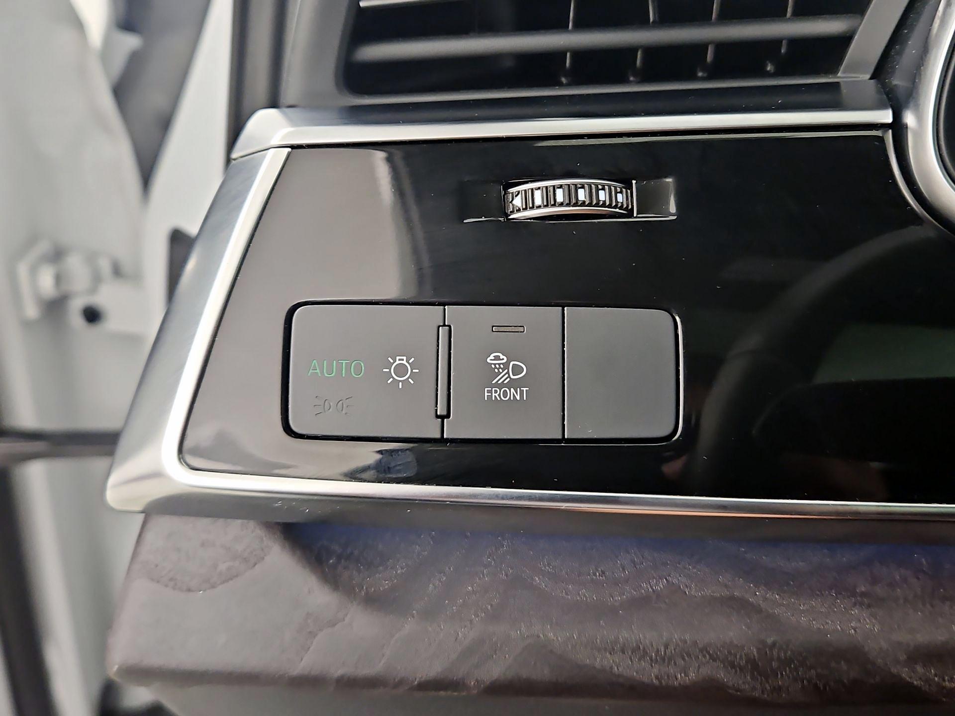 Thumbnail: 2023 Audi Q7 - 13