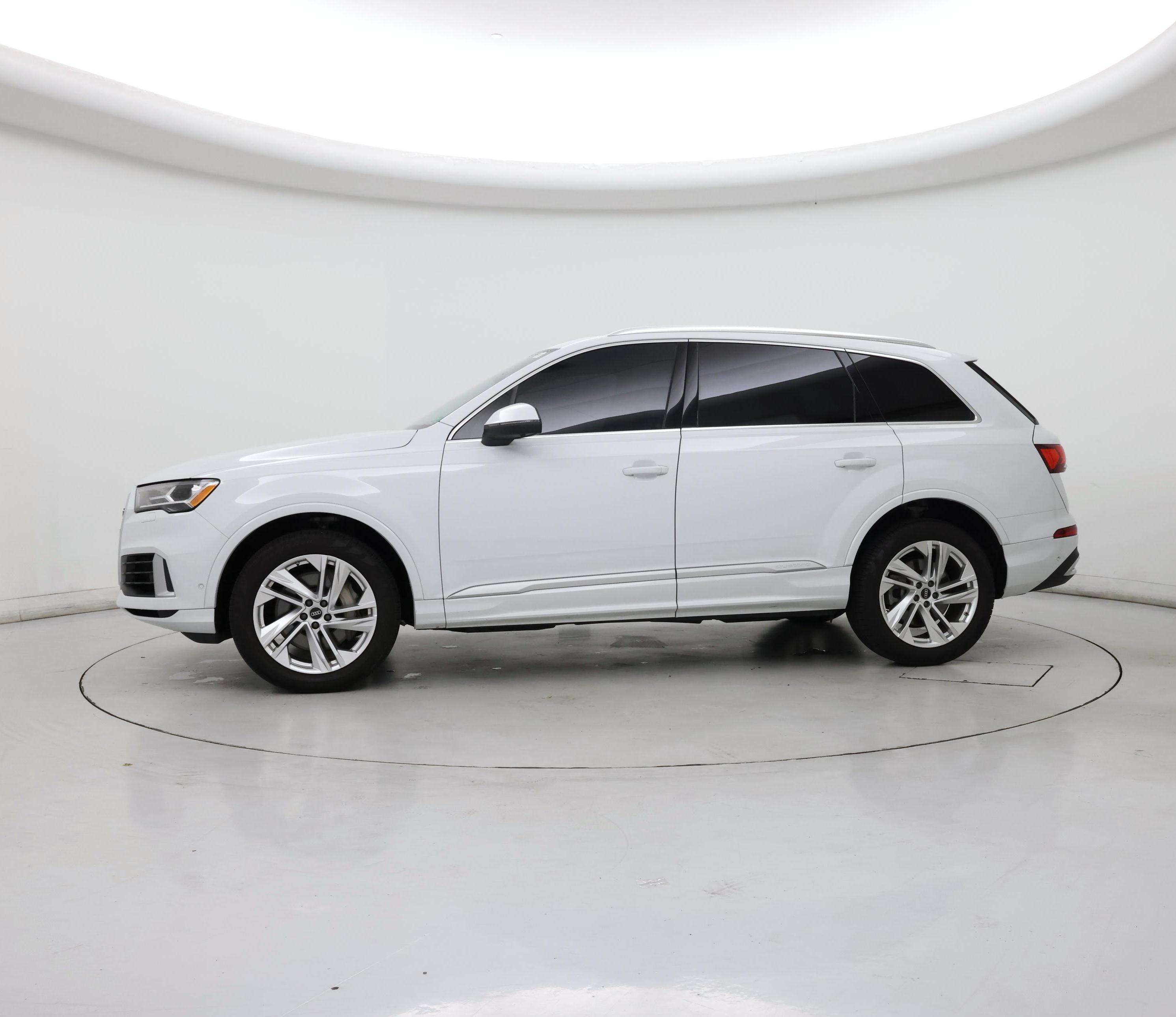 Thumbnail: 2023 Audi Q7 - 3
